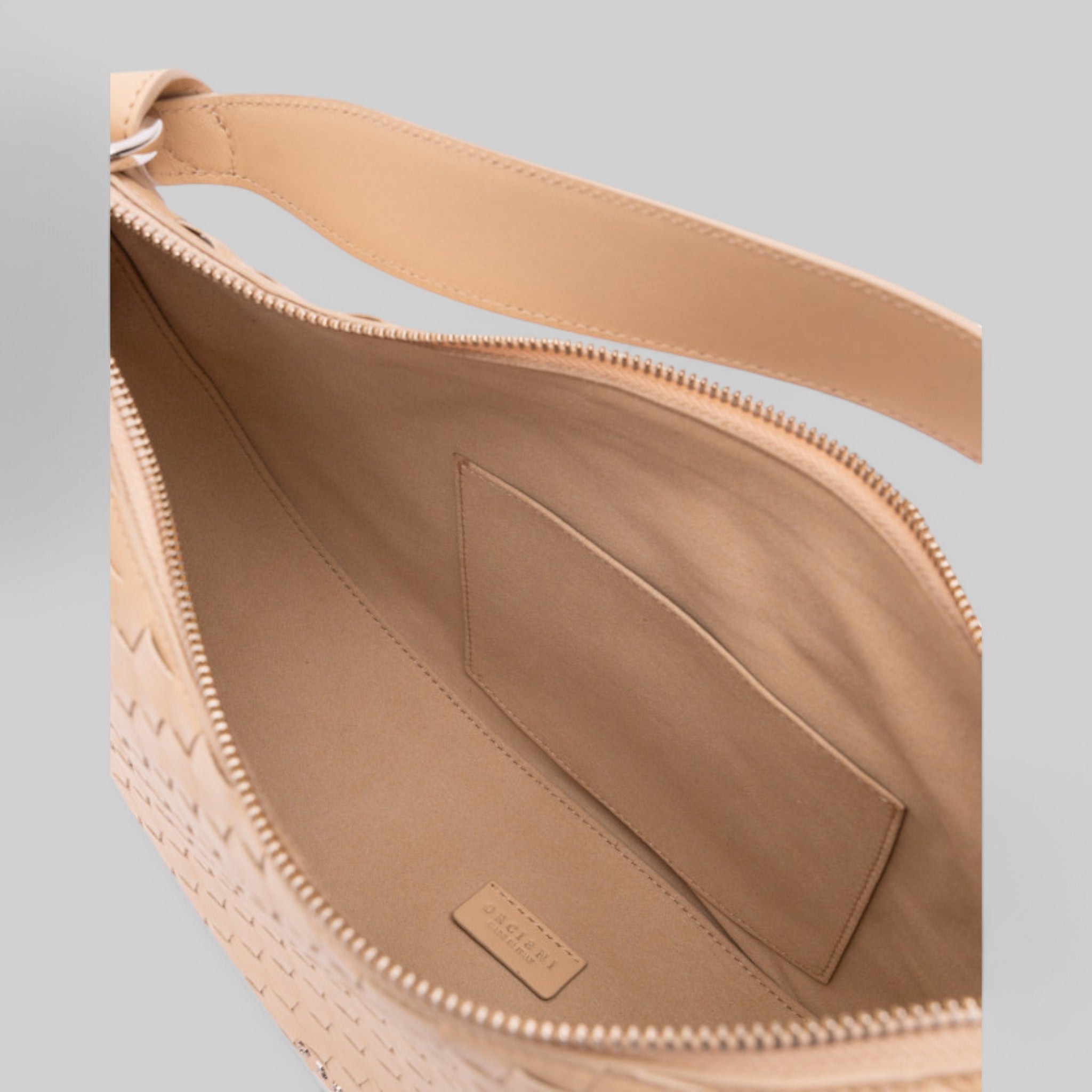 B02183-NWO BORSA DUMPLING M NAPPA WOVEN ORO COL. AVORIO
