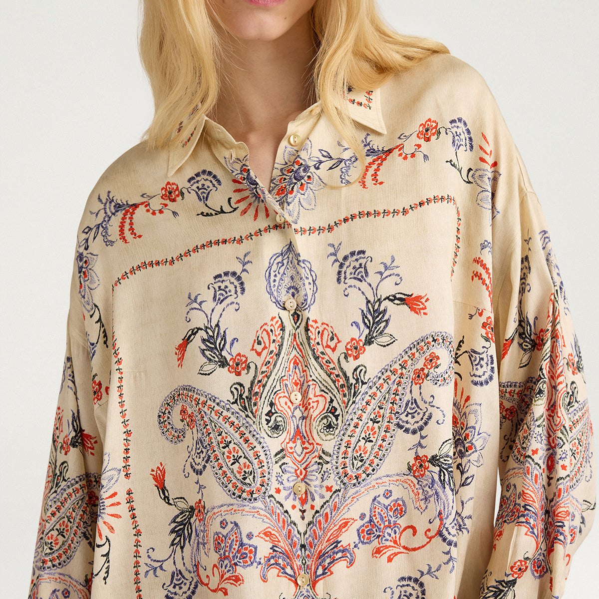 MOSH019-26607MO-1230 CAMICIA OVERSIZE PITANGA BIS IN RASO DI VISCOSA CON STAMPA PIAZZATA - MULTICOLOR CREMA