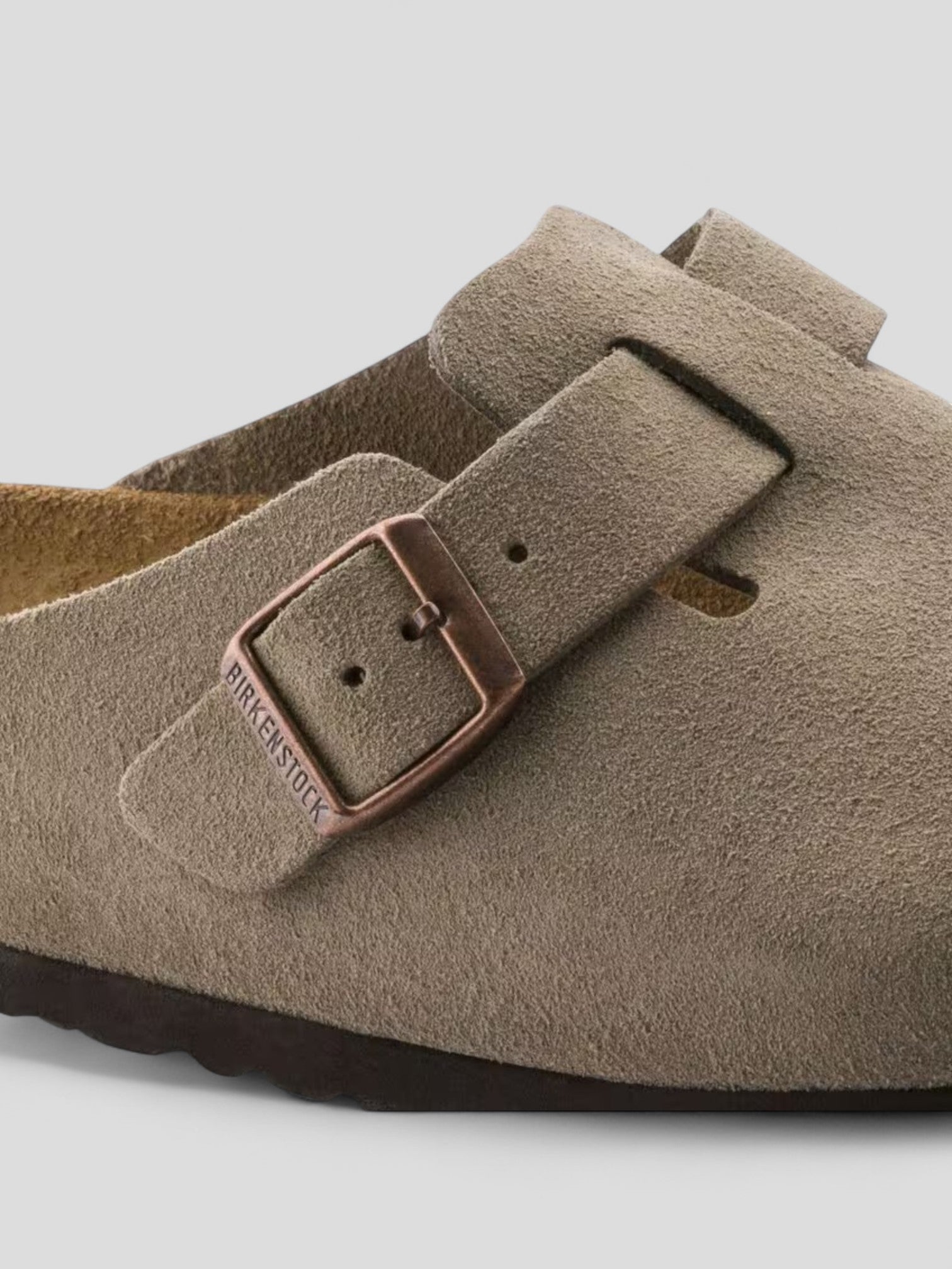 AI/FW25-0560773 BOSTON SFB TAUPE SUEDE LEATHER