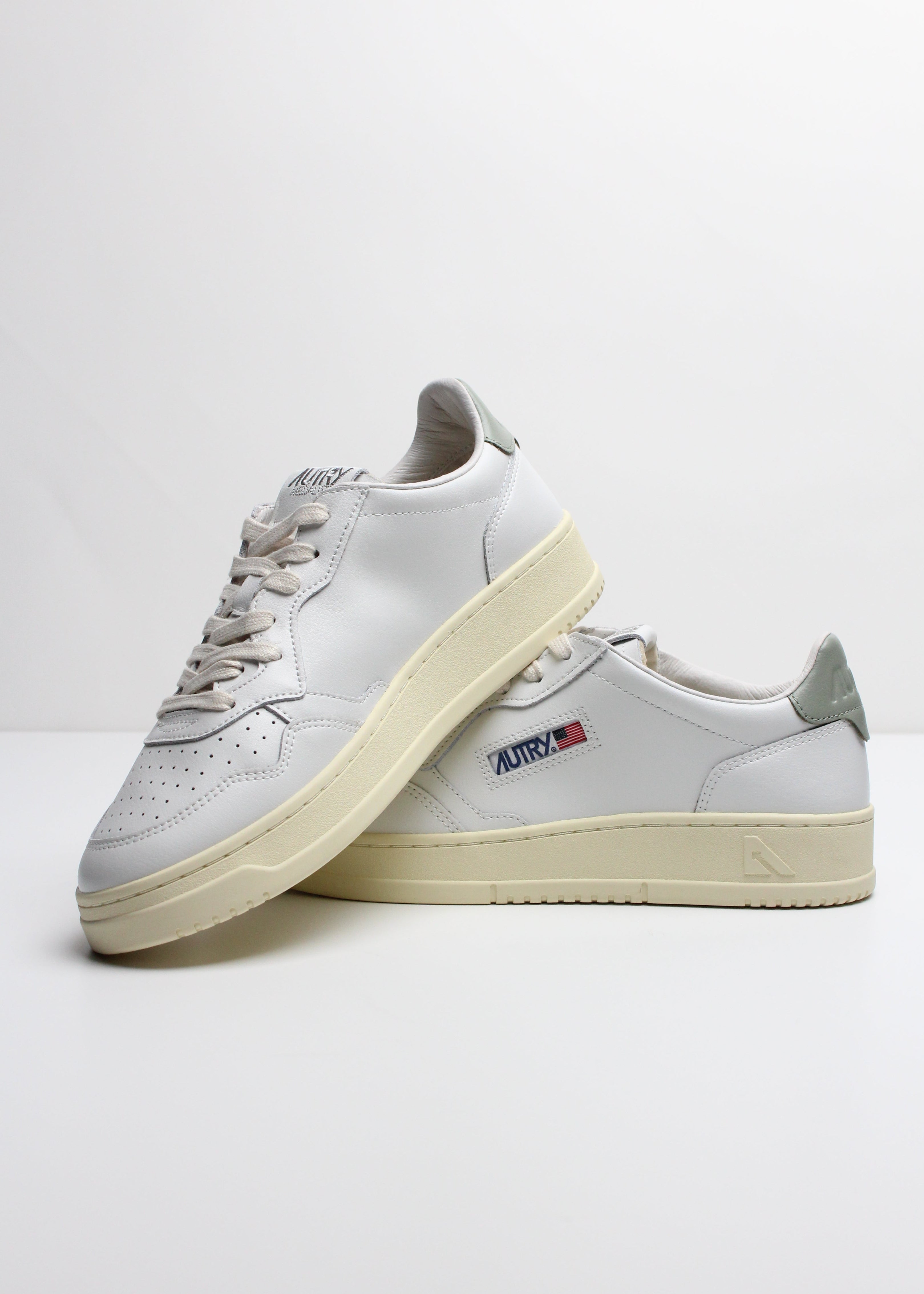 SS26-AULM-LL11 SNEAKERS MEDALIST LEATHER/LEATHER WHITE/SEA GRASS