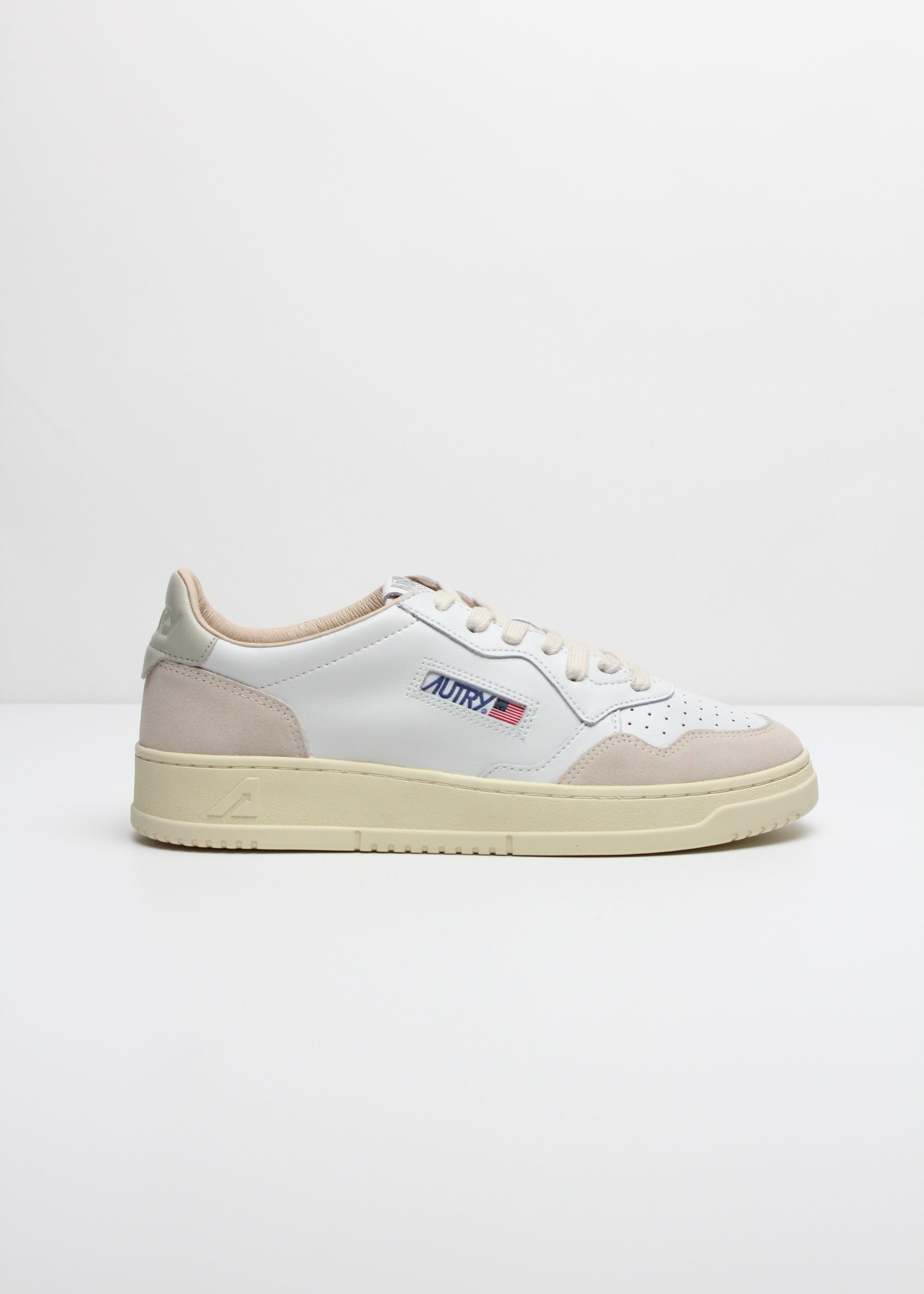 SS26-AULM-LS14 SNEAKERS MEDALIST LEATHER/SUEDE WHITE/PELICAN