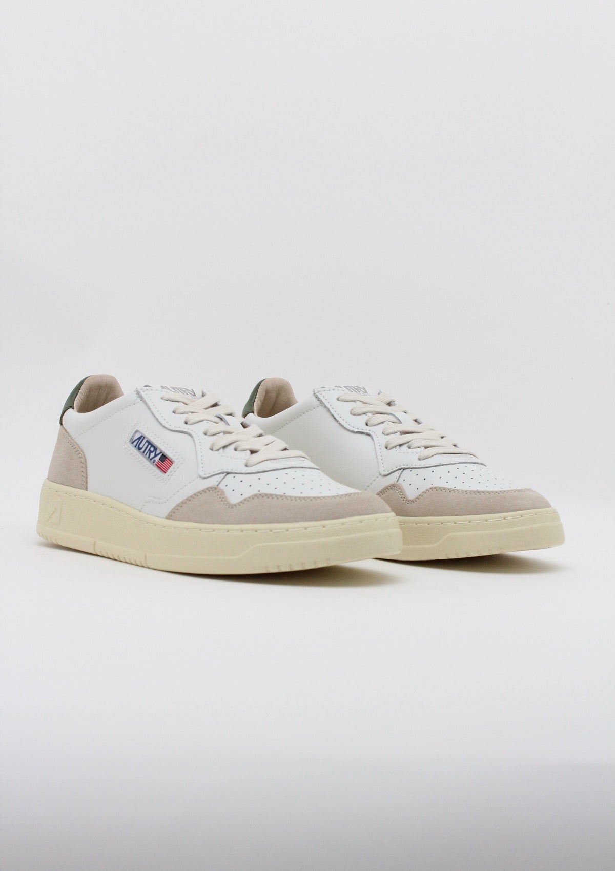 AULM LS17 SNEAKERS UOMO AUTRY MEDALIST LOW- BIANCO / SABBIA / VERDE MILITARE / CREMA