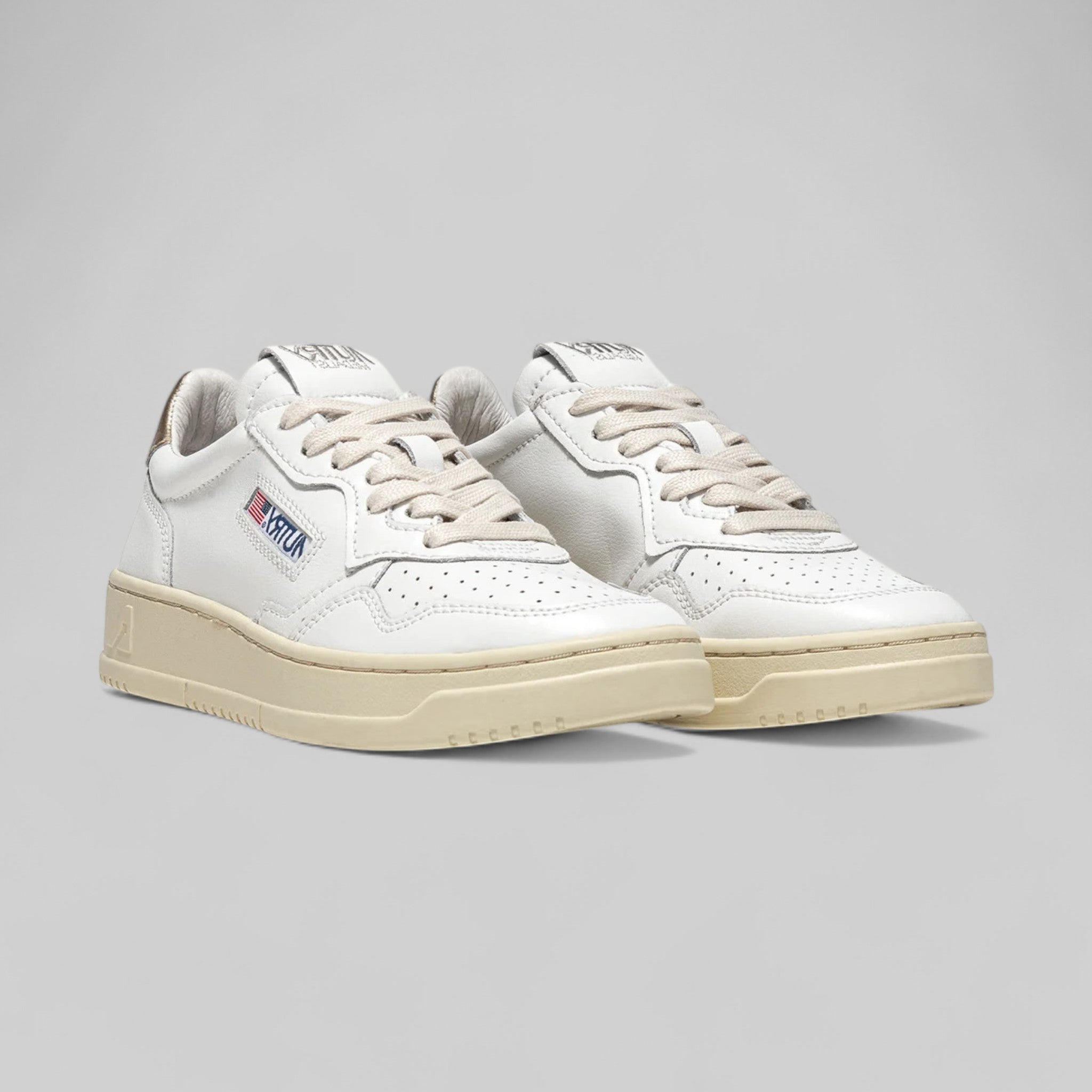 AULW-LL06 SNEAKERS MEDALIST LOW IN PELLE BIANCA E METALLIZZATA ORO