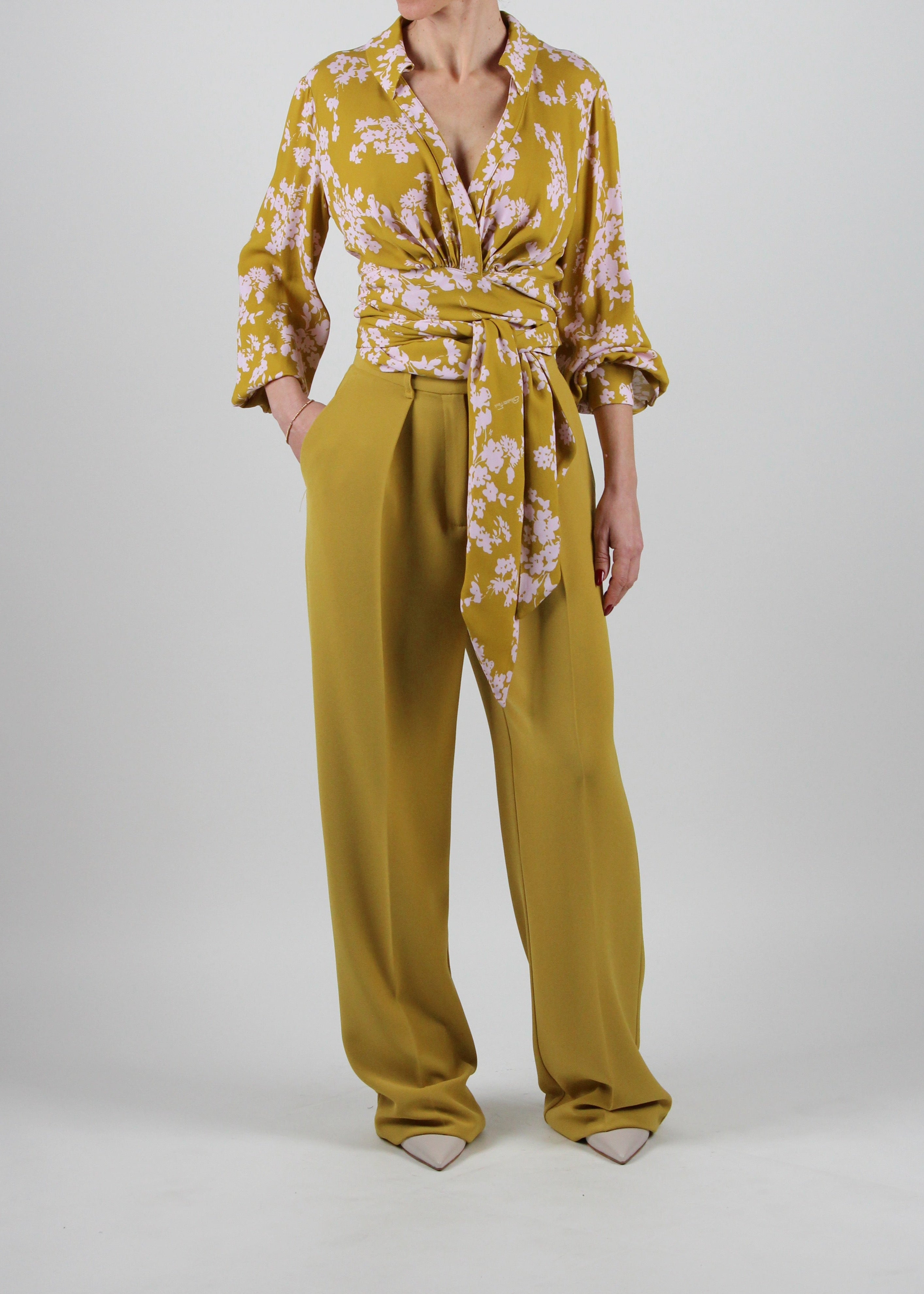 CA11051E2 CAMICIA IN GEORGETTE CON FUSCIACCA COL. CURRY/QUARZO