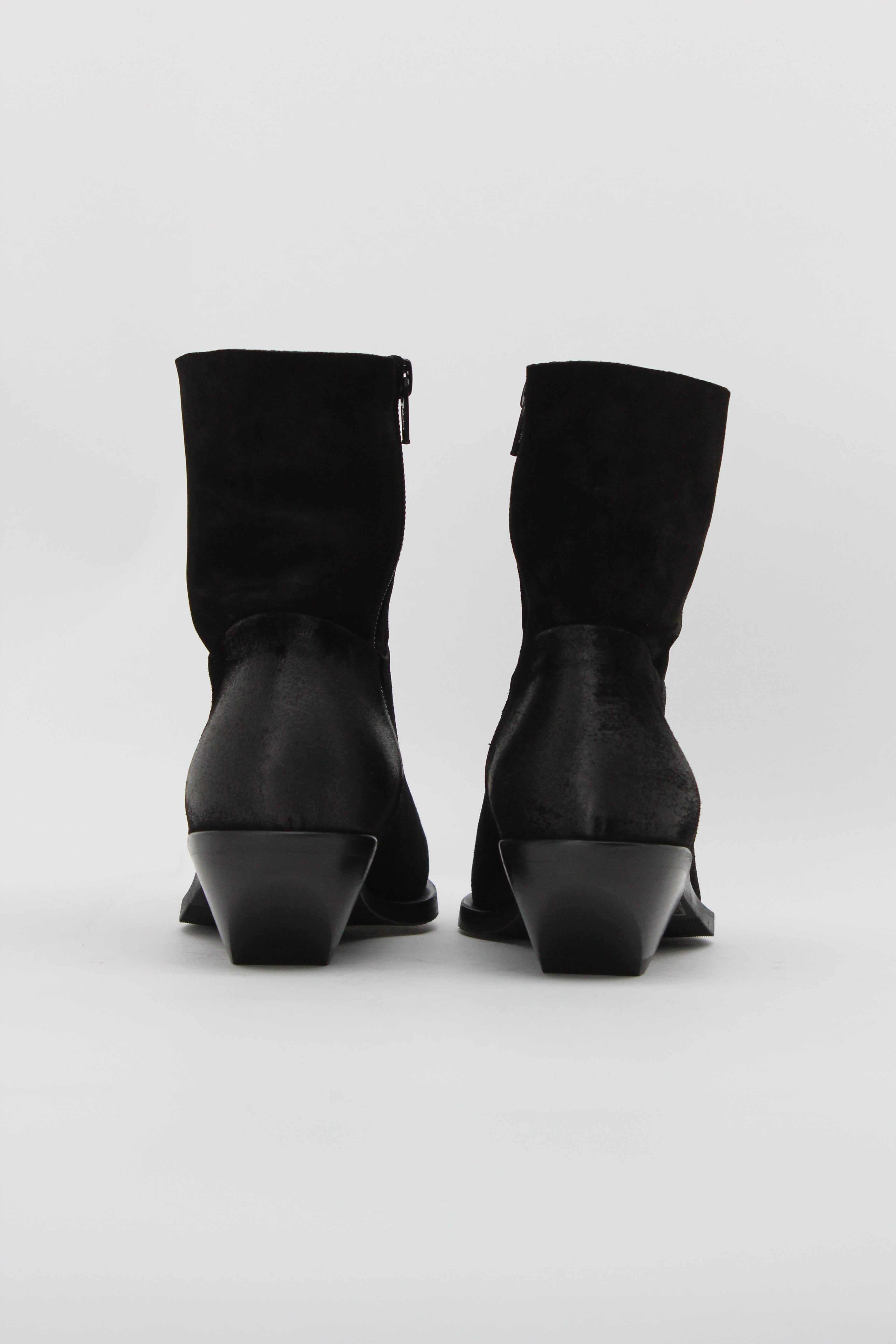 E4519. Stivaletto Texano in Camoscio Elena Iachi - Nero
