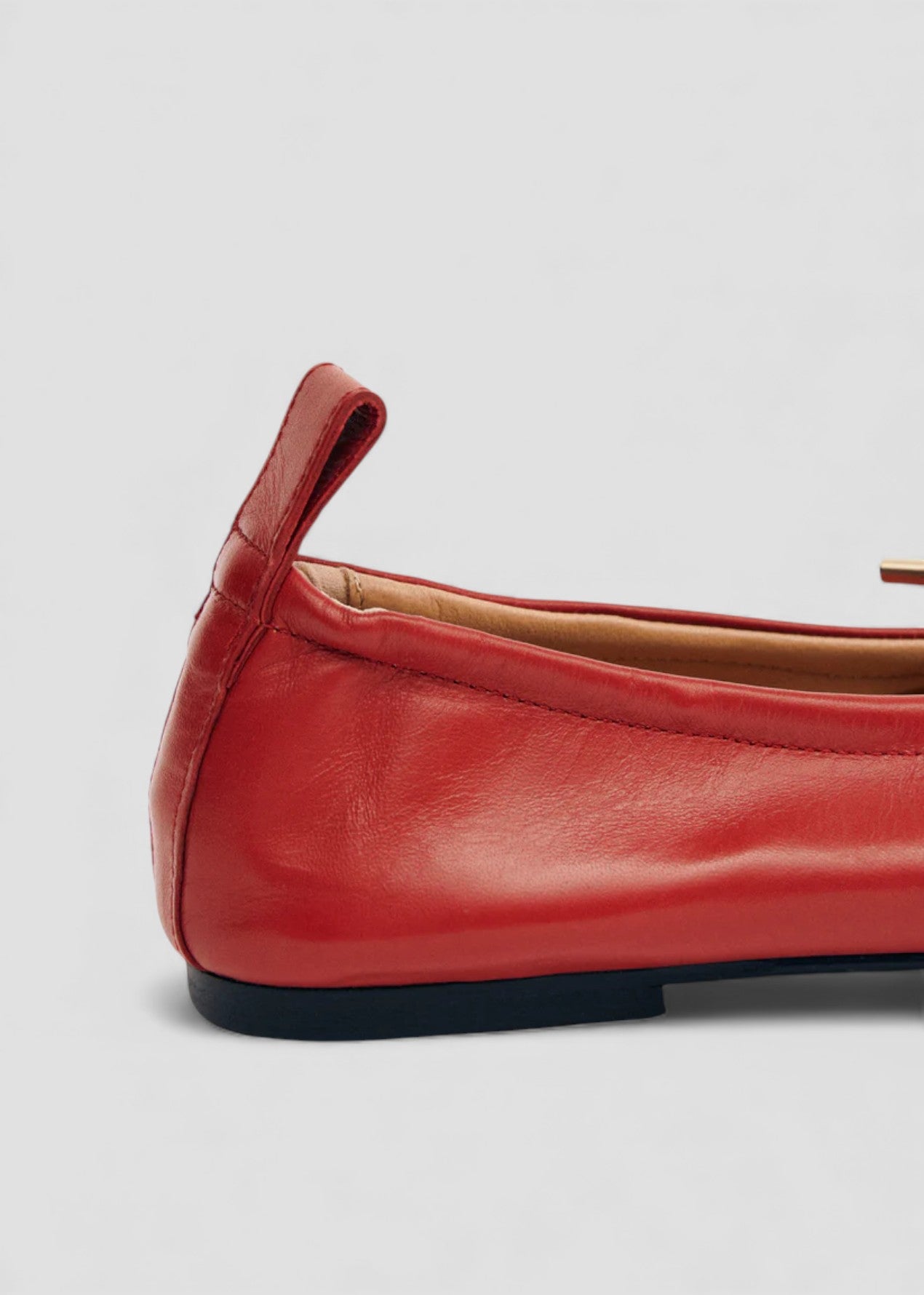 SS26-100303-05. ROSALIND BALLERINA IN PELLE ROSSA