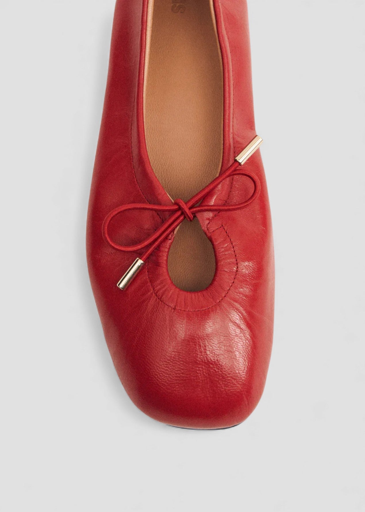 SS26-100303-05. ROSALIND BALLERINA IN PELLE ROSSA