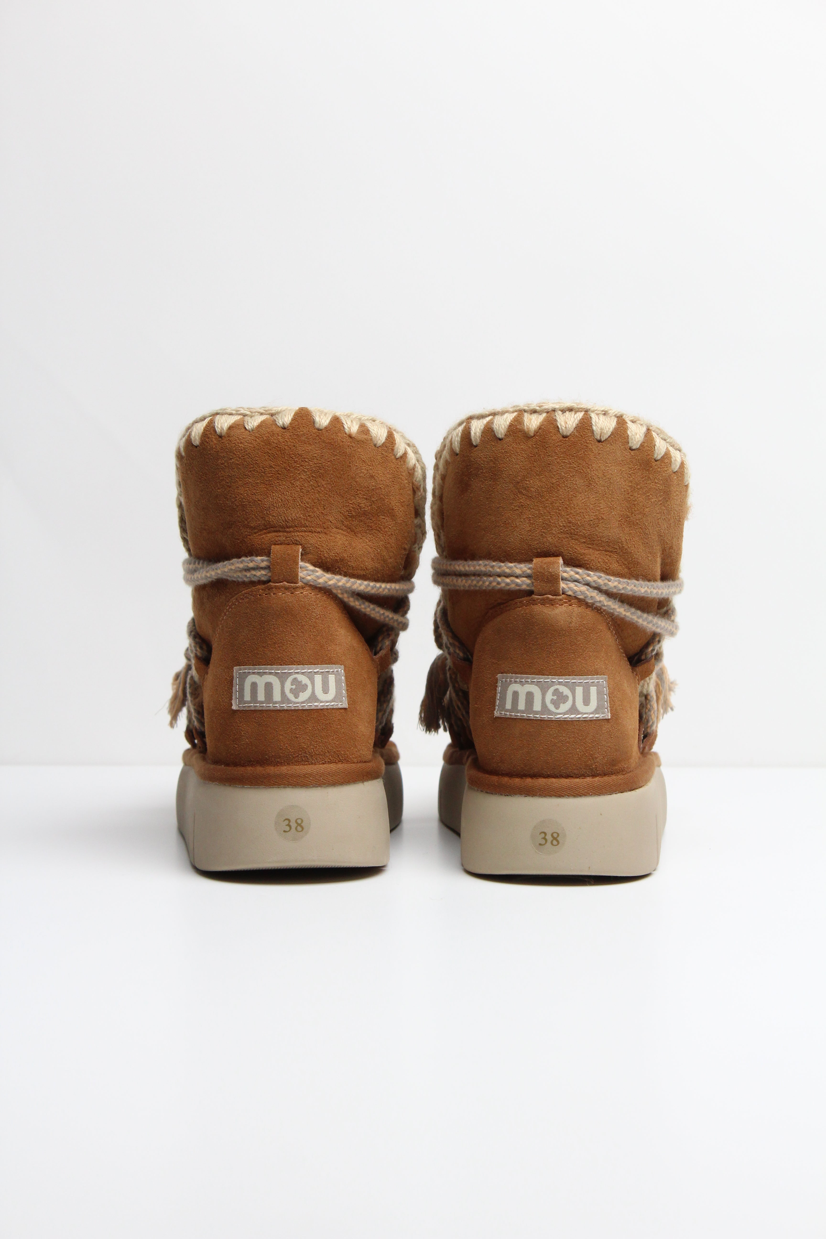 FW25-MU-FW531024A. BOUNCE BOOT SUEDE SCOUBIEDOO COLORE COGNAC