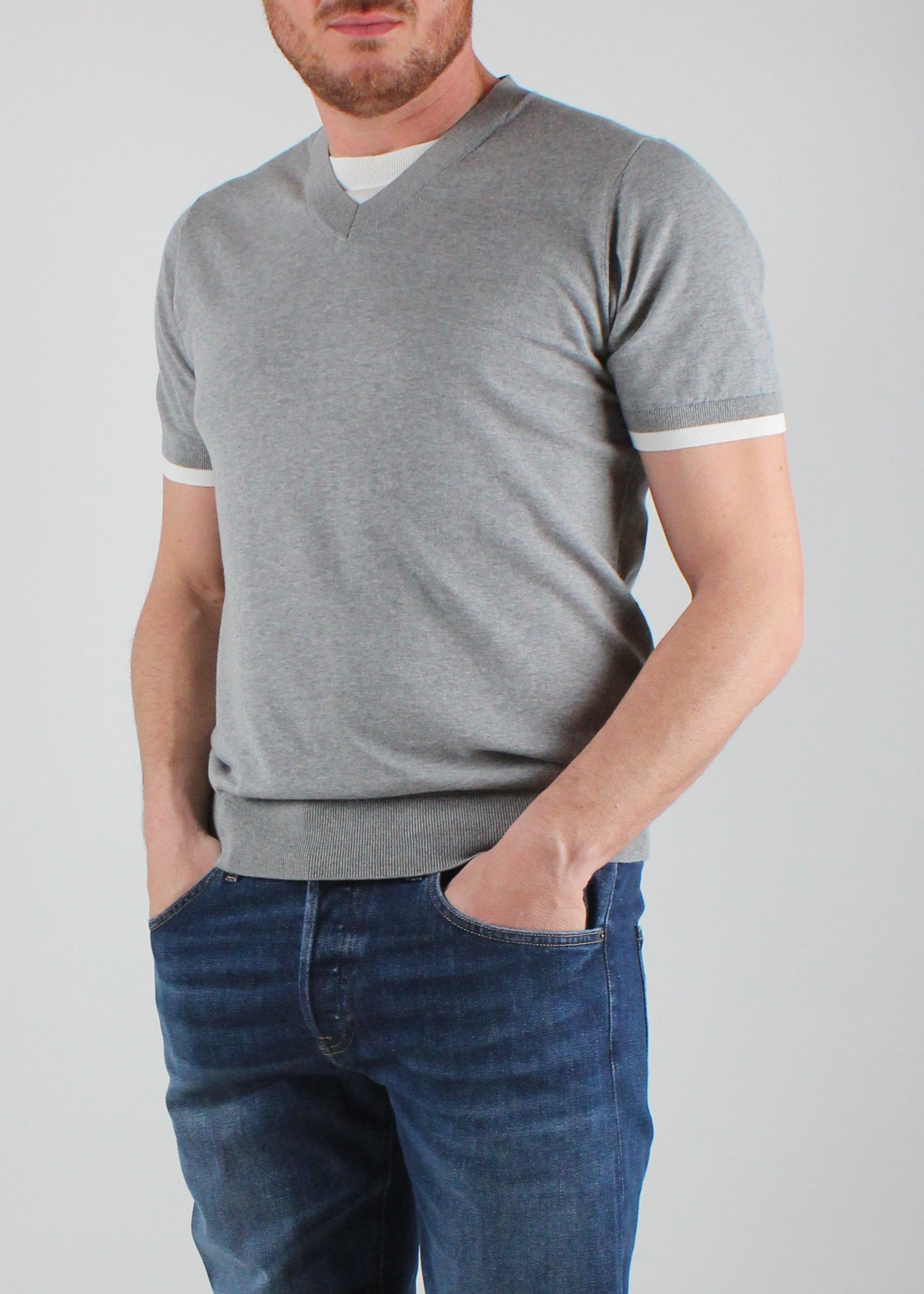 A005-F100-8990 MAGLIA A MANICHE CORTE V-NECK IN COTONE EXTRA FINE GRIGIO MELANGE
