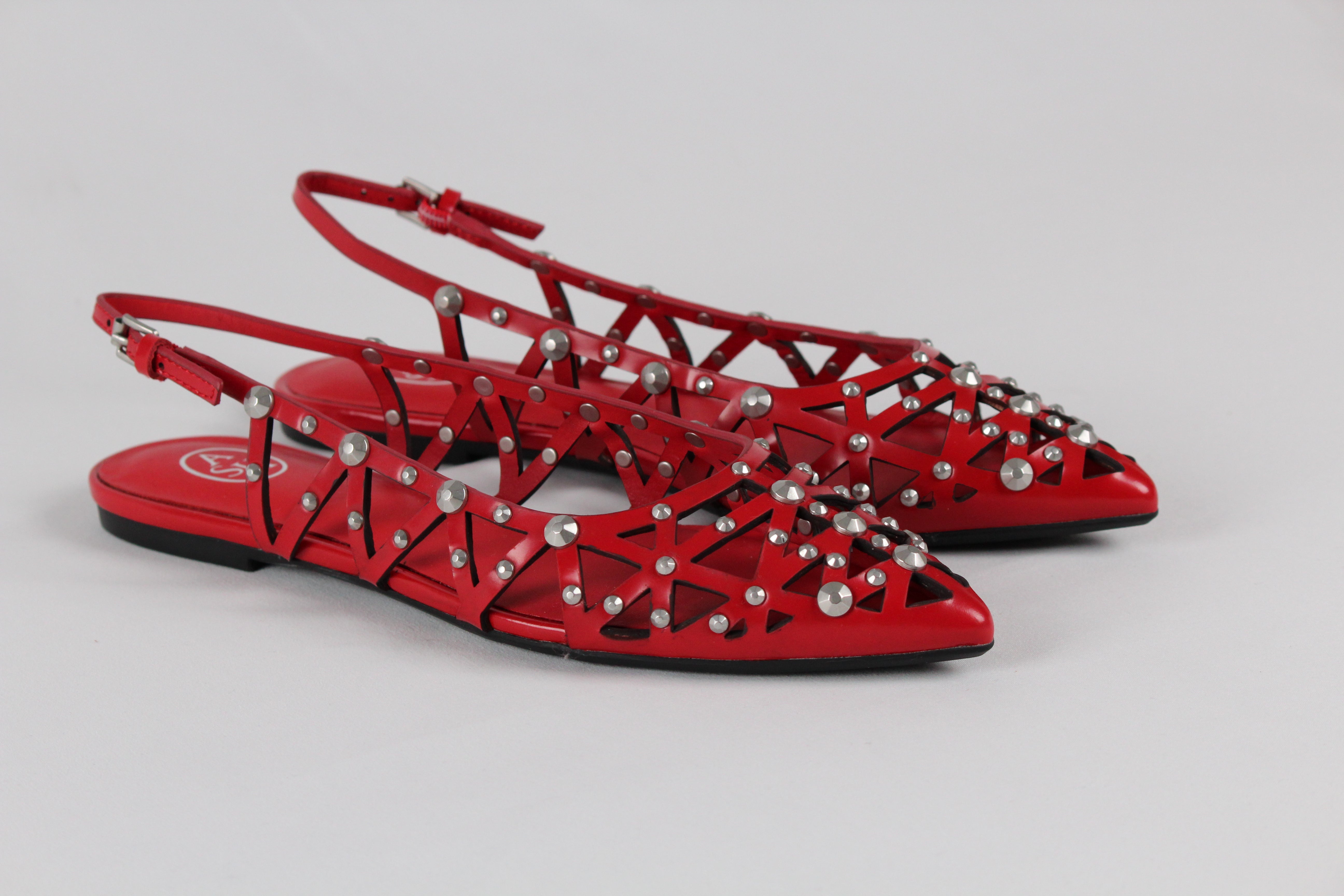 SLINGBACK BAZAAR04 IN PELLE ROSSA CON BORCHIE