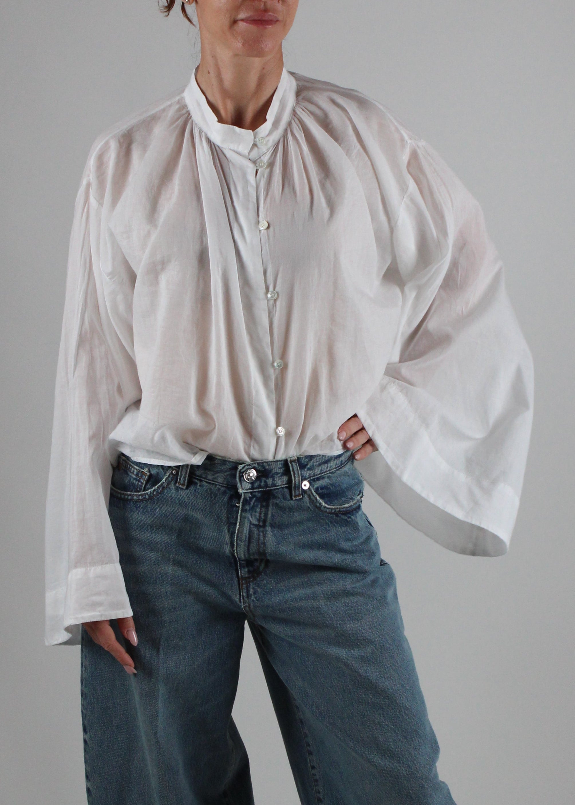 J4112202-33 CAMICIA COREANA MANICA LUNGA AMPIA COLORE BIANCO