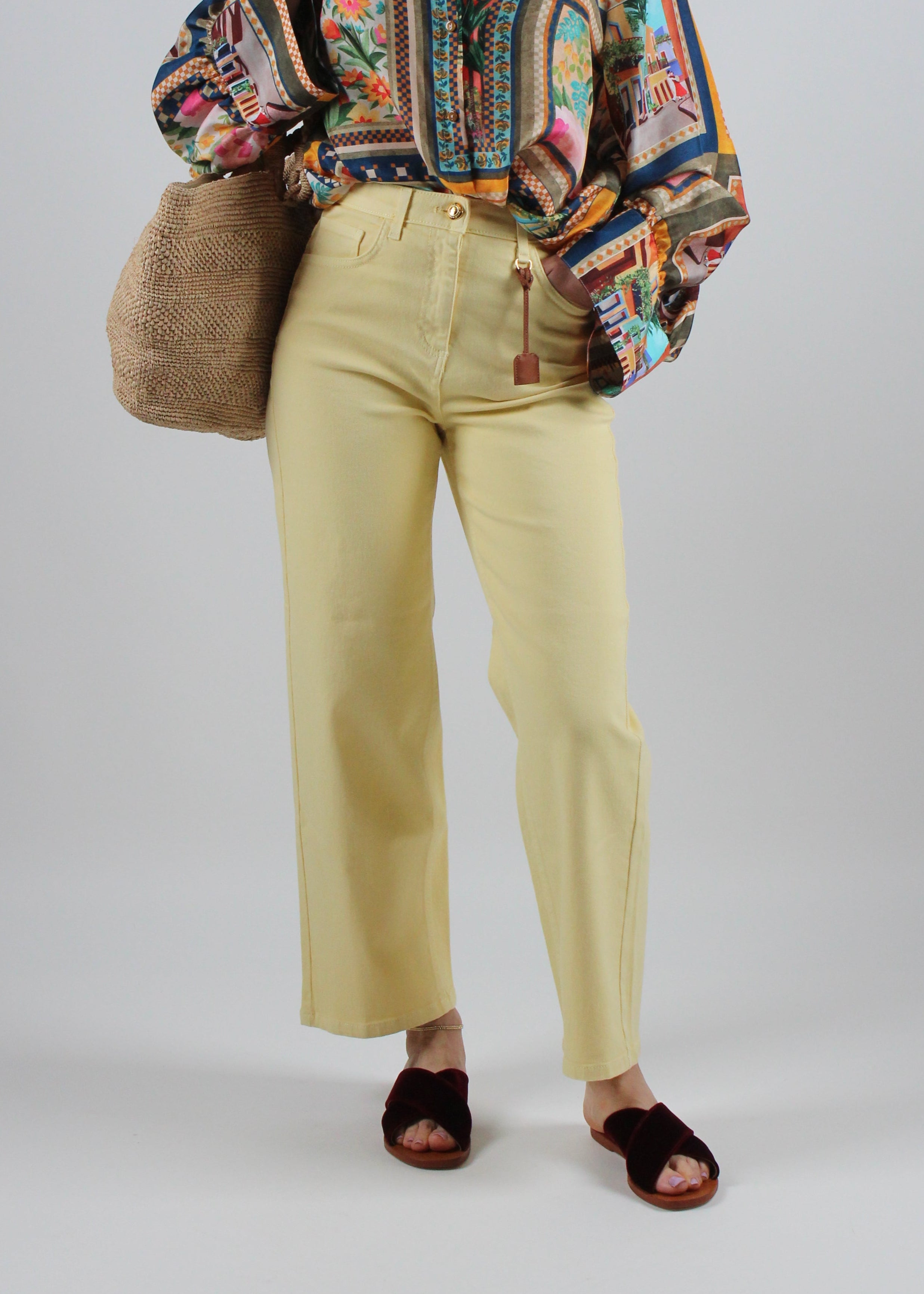 PJ87D51E2 JEANS IN COTONE TINTO CON CHARM LOGATO COLORE LEMONADE