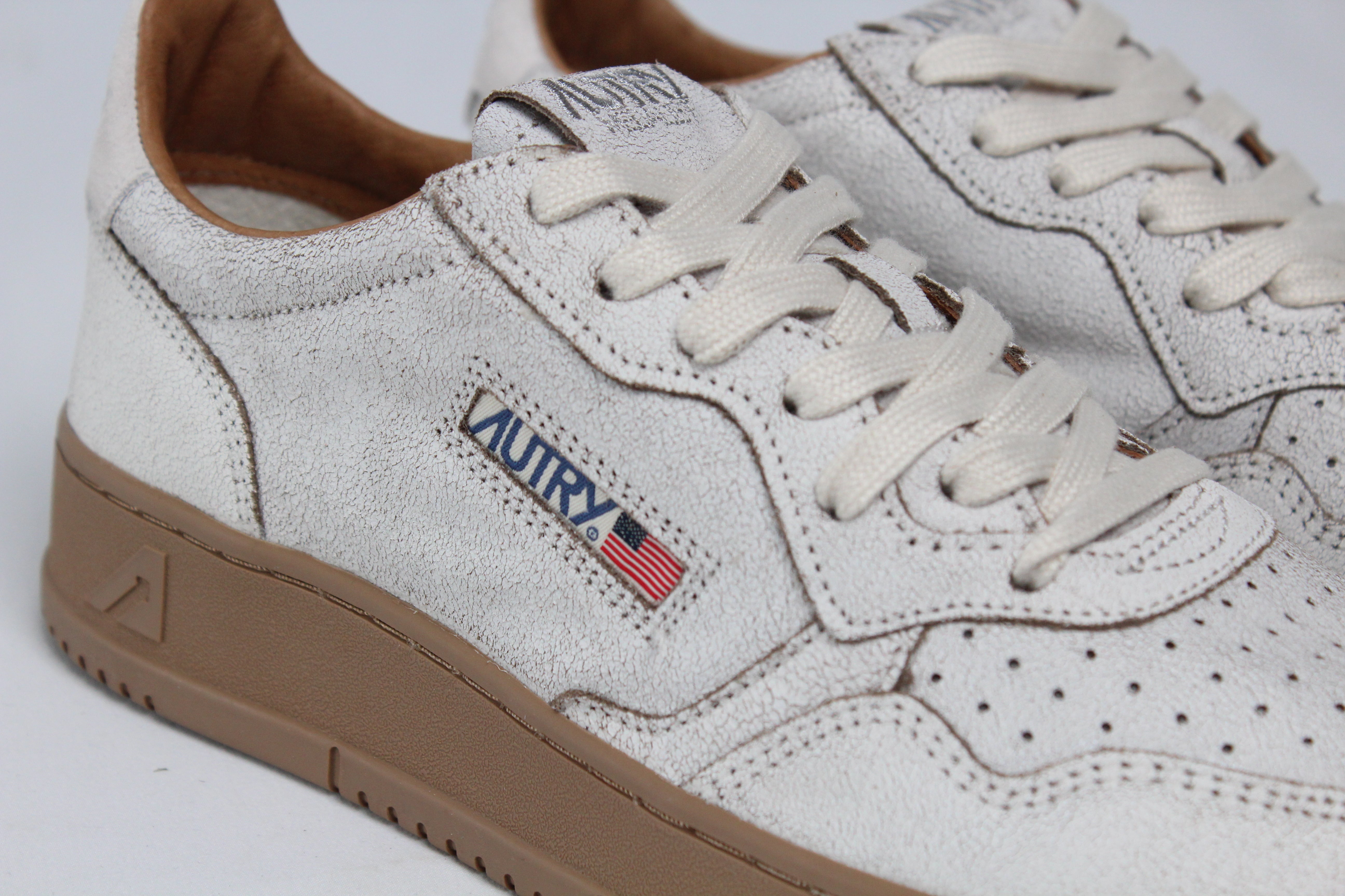 AI/SS25 AULM-RA02 SNEAKERS MEDALIST SUE/SCRAP WHT/TABACCO