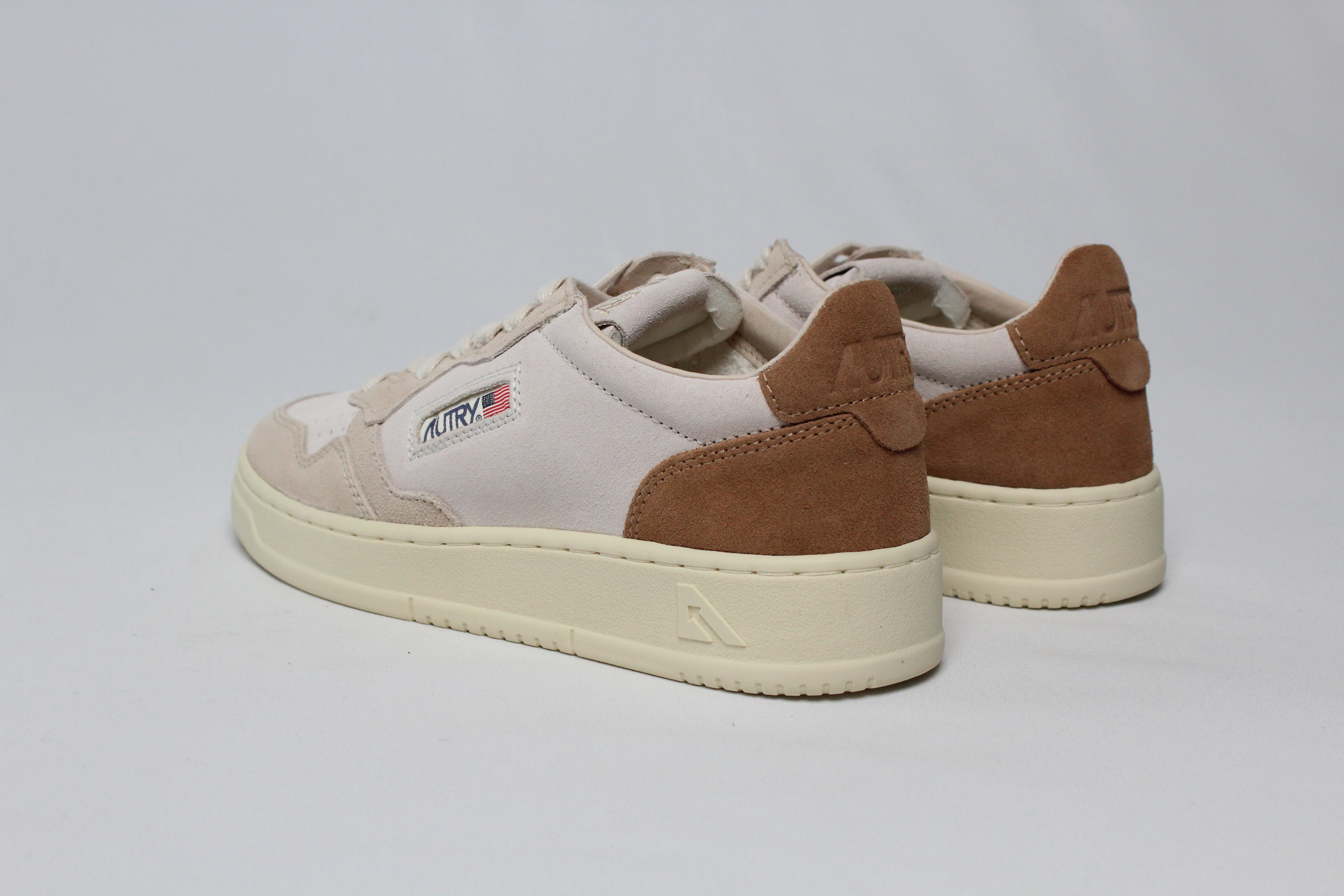 AI/SS25 AULW-TS01 SNEAKERS MEDALIST TRIC/SUEDE SND/CIGAR