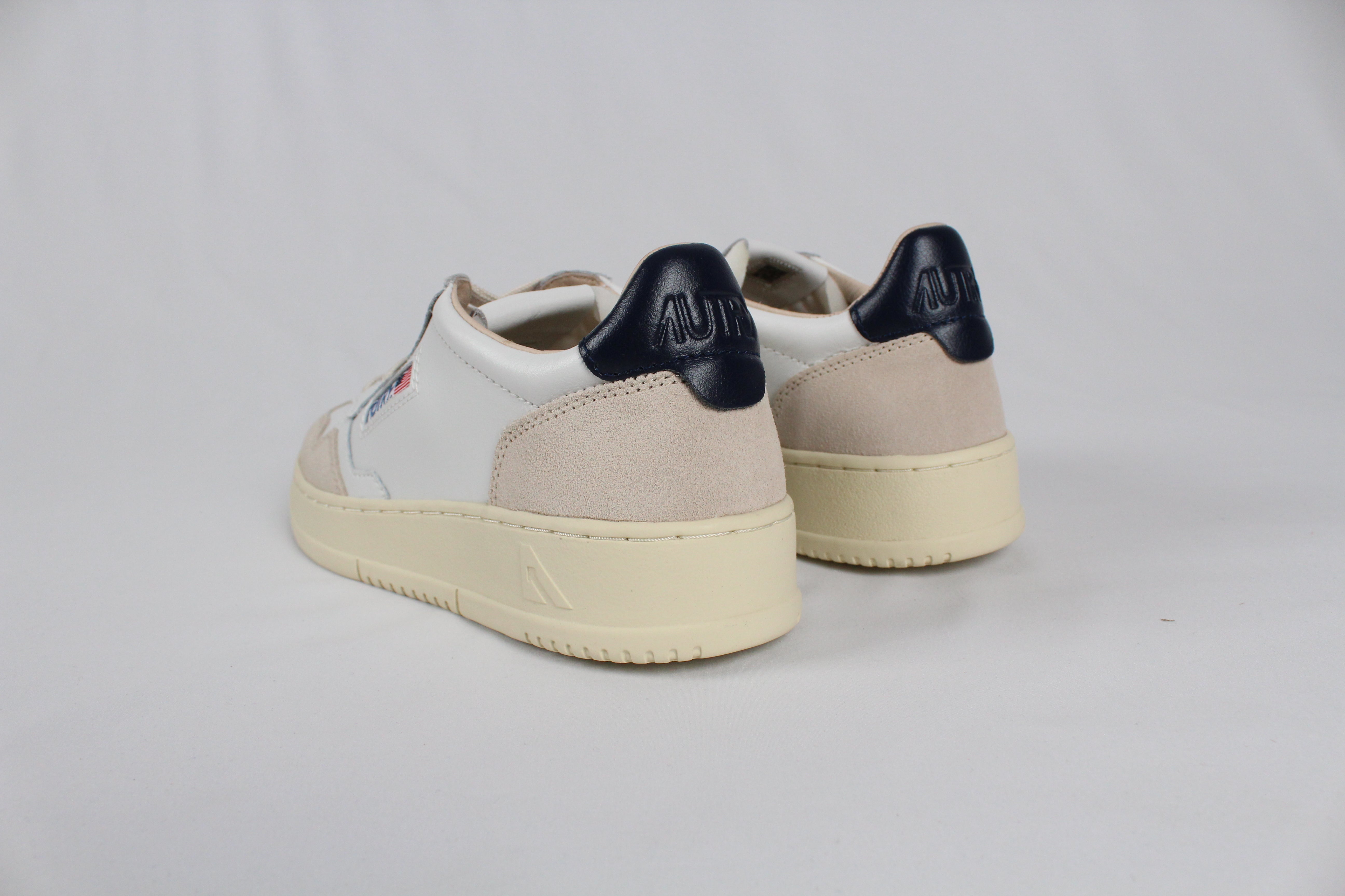 AI/SS25 AULM-LS28 SNEAKERS MEDALIST LEAT/SUEDE WHT/BLU