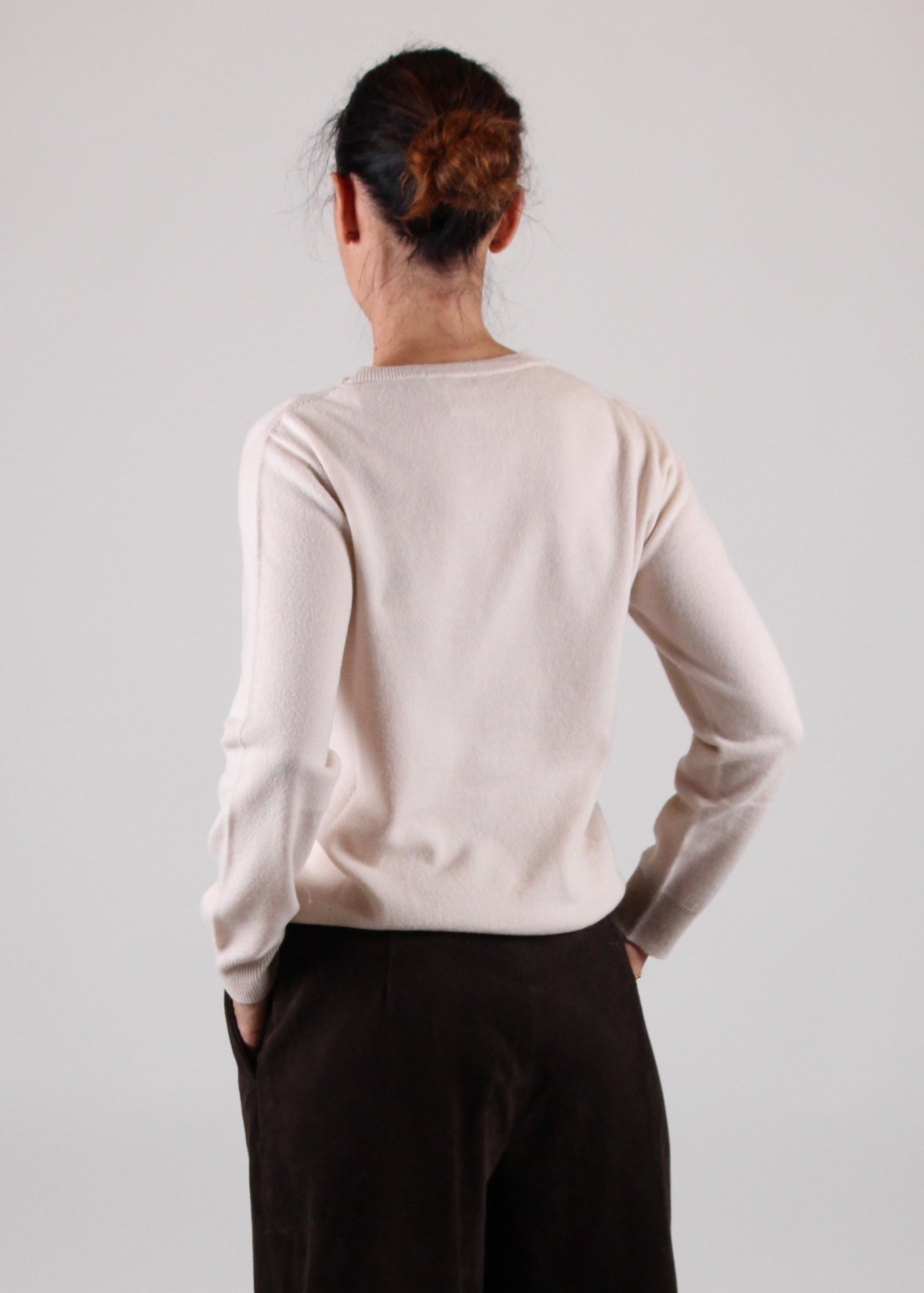 FW25-2511-01-206 MAGLIA GIROCOLLO SEAMLESS IN LANA E CASHMERE COLORE MASTICE