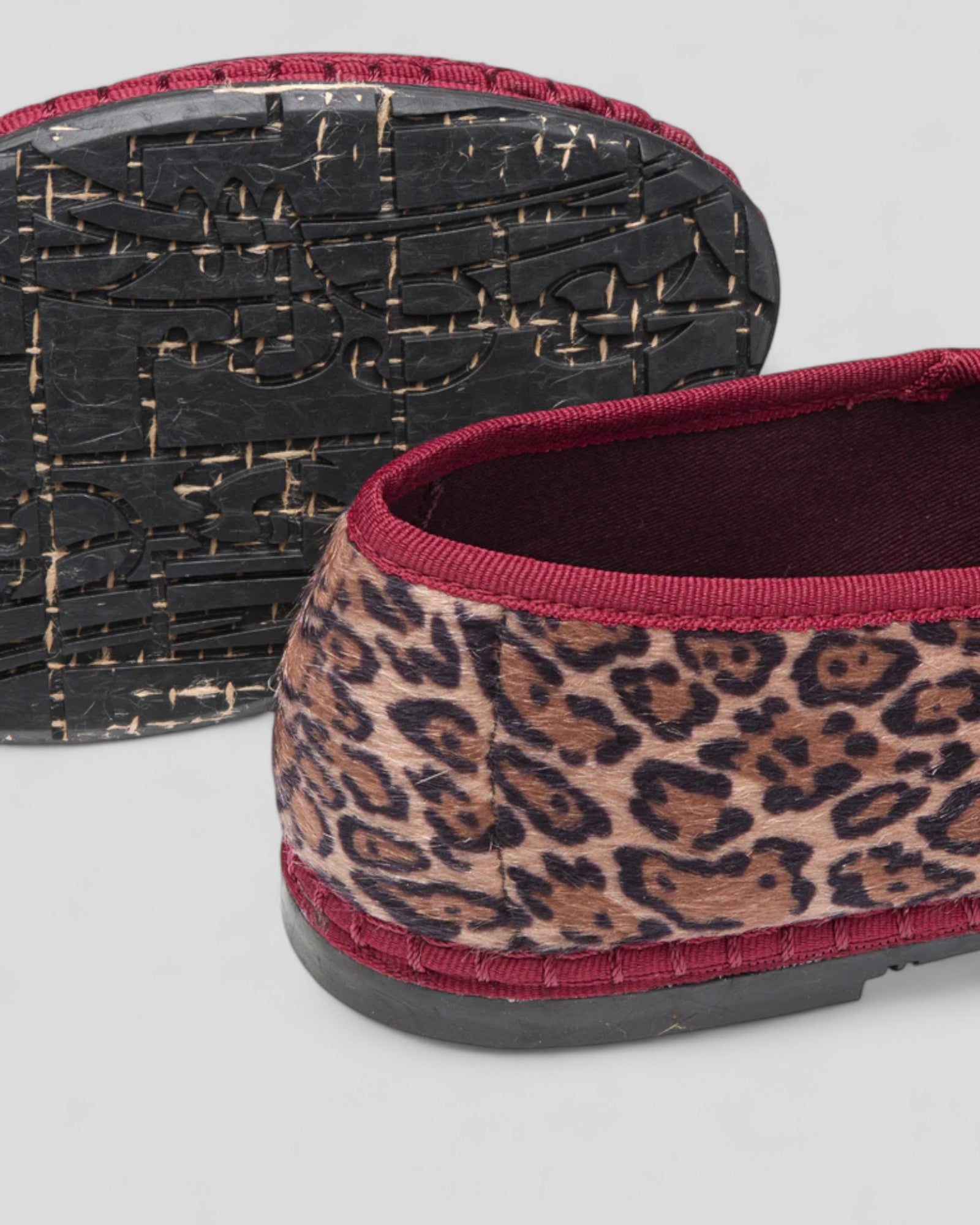 AI/FW25-BALLERINE PIERRE LEOPARD GARNET