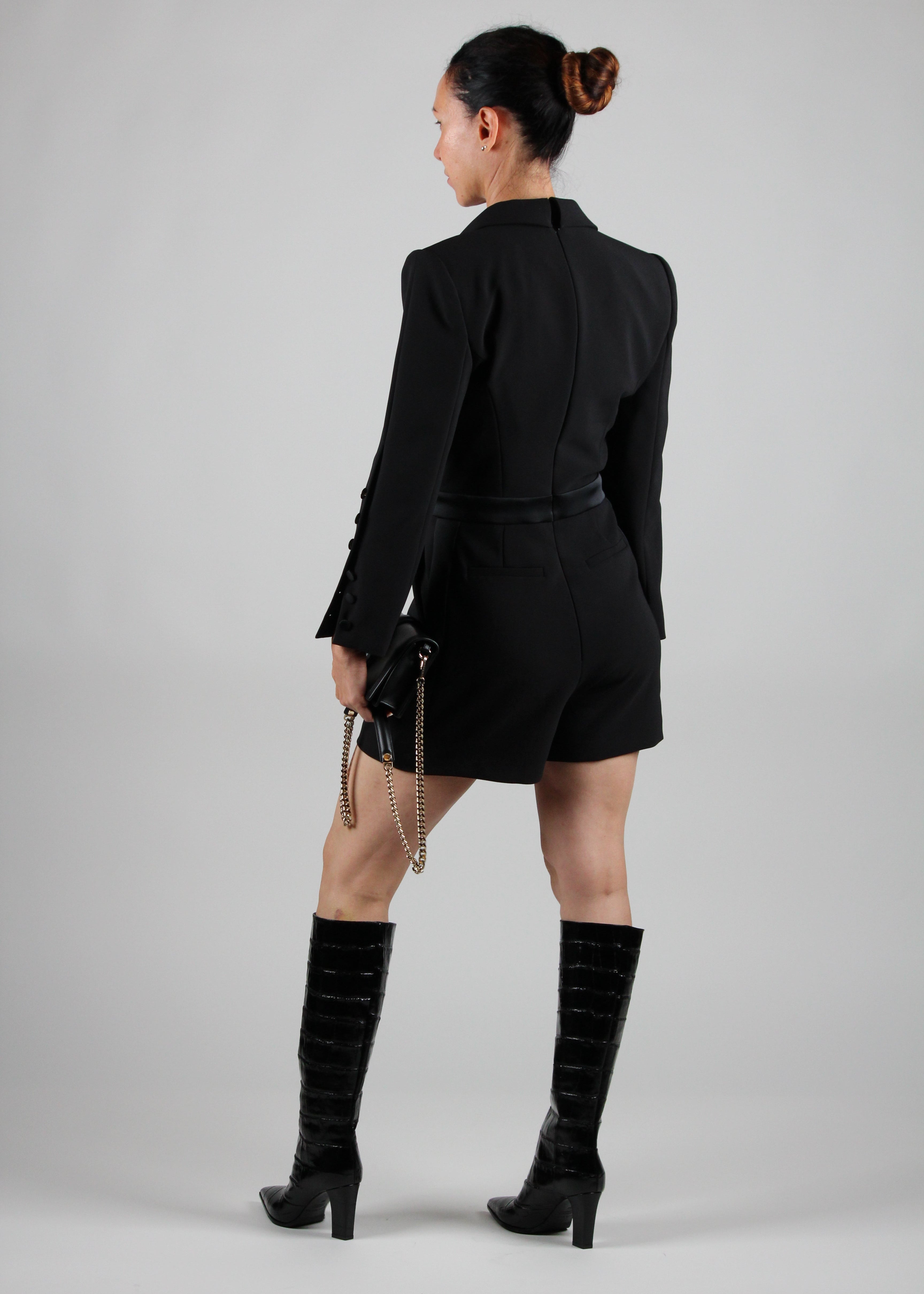 FW25-TU05956E2 TUTA IN CRÊPE LEGGERO CON DETTAGLI SMOKING COLORE NERO