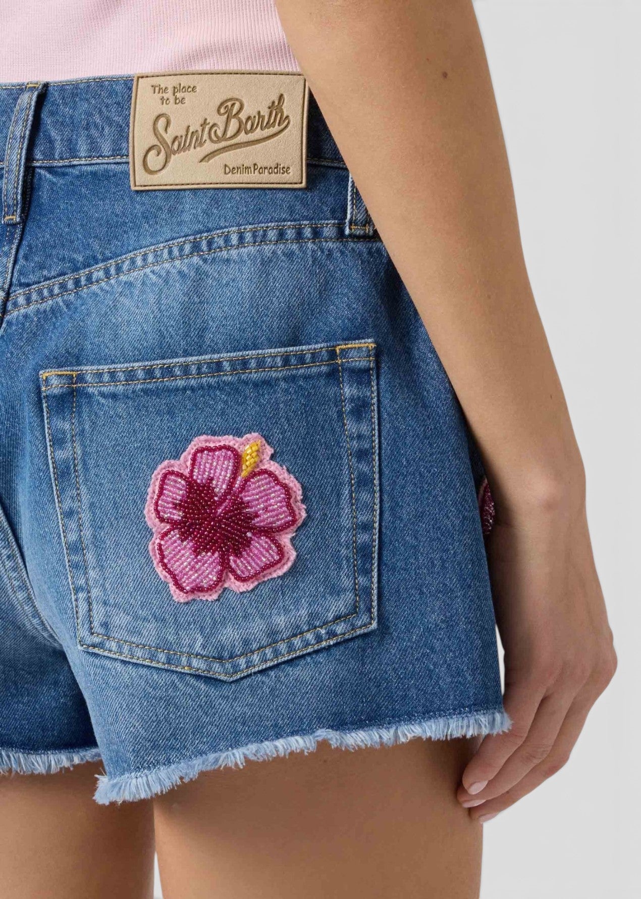 SS26-MUS0001 - 02196L JEANS CORTI MUSA - DENIM M HIBISCUS PATCH