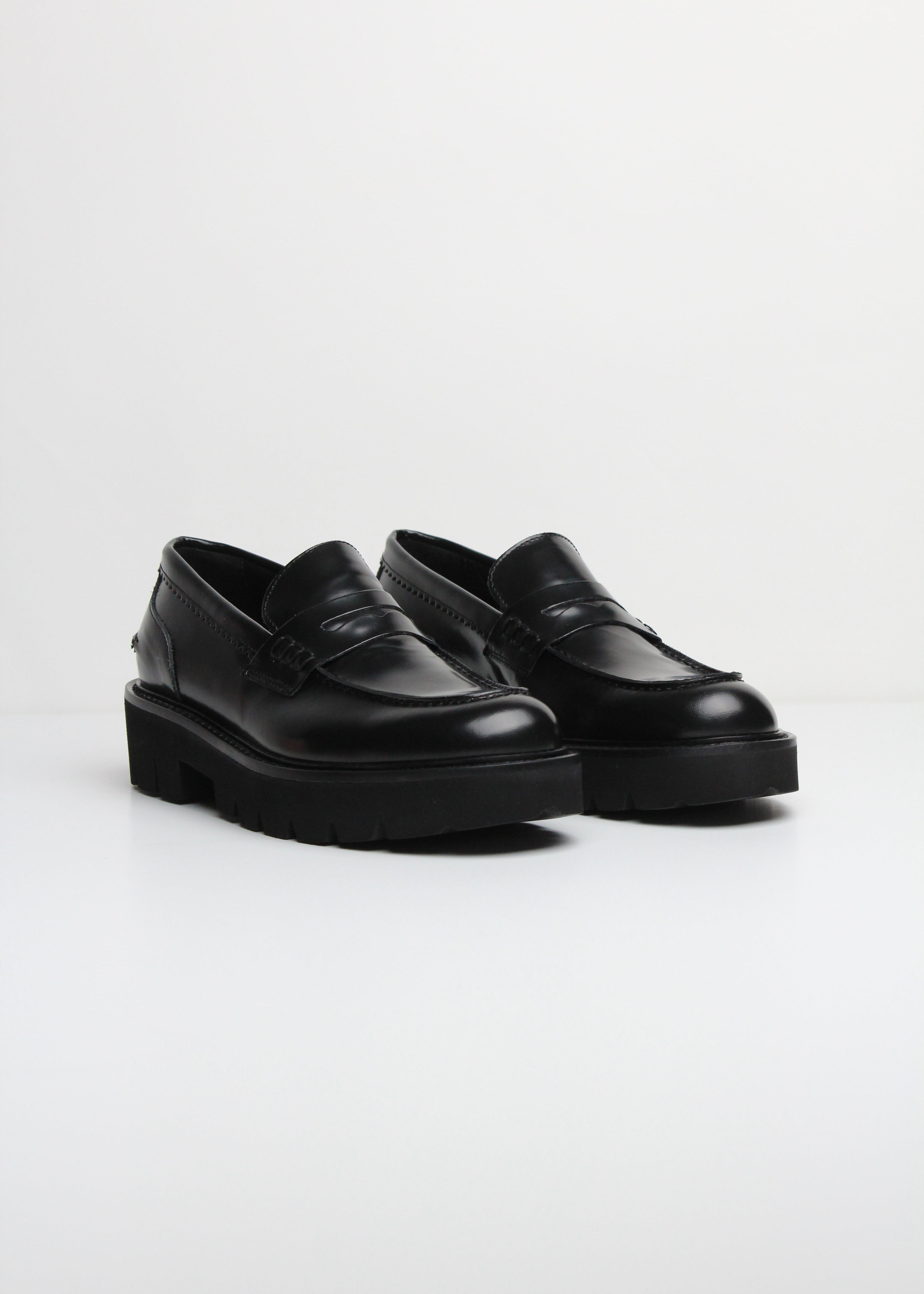 AI/SS25  1357  MOCASSINO IN PELLE SPAZZOLATA NERA