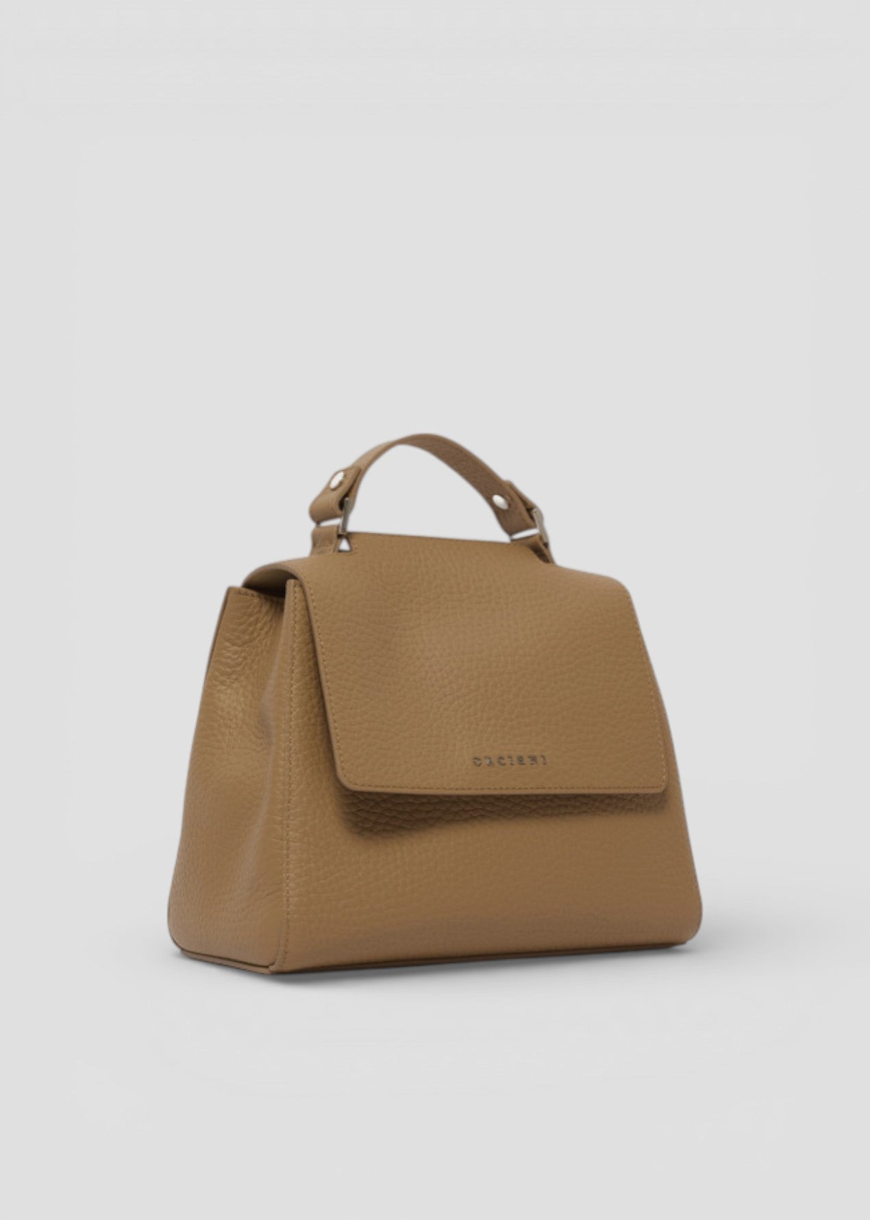 SS26-B01999-SOF  BORSA SVEVA SOFT PICCOLA A MANO IN PELLE CON TRACOLLA BISCOTTO