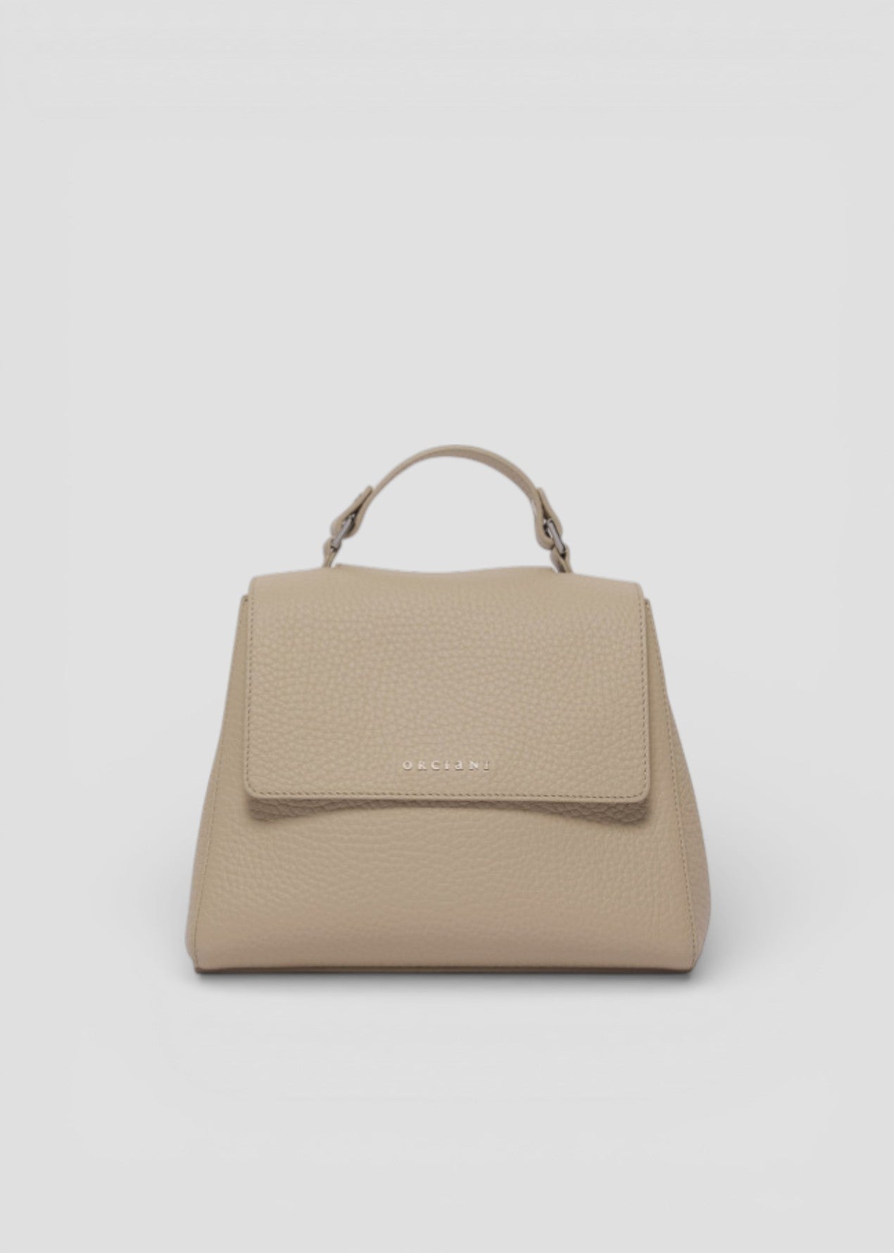 SS26-B01999-SOF  BORSA SVEVA SOFT PICCOLA A MANO IN PELLE CON TRACOLLA SABBIA