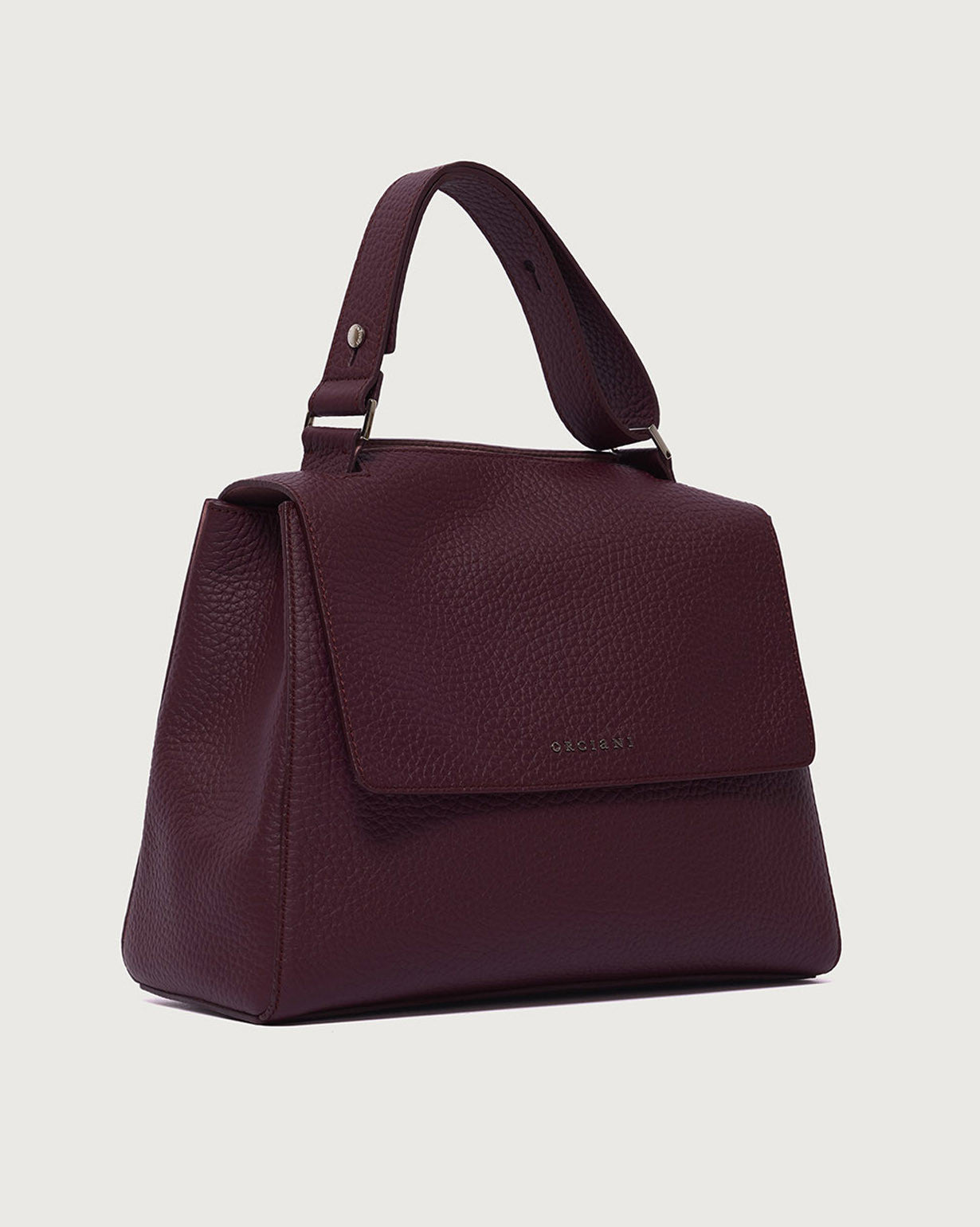 AI/SS25-BT2006_SOF  SVEVA SOFT MEDIA A SPALLA IN PELLE CON TRACOLLA COLORE CHIANTI