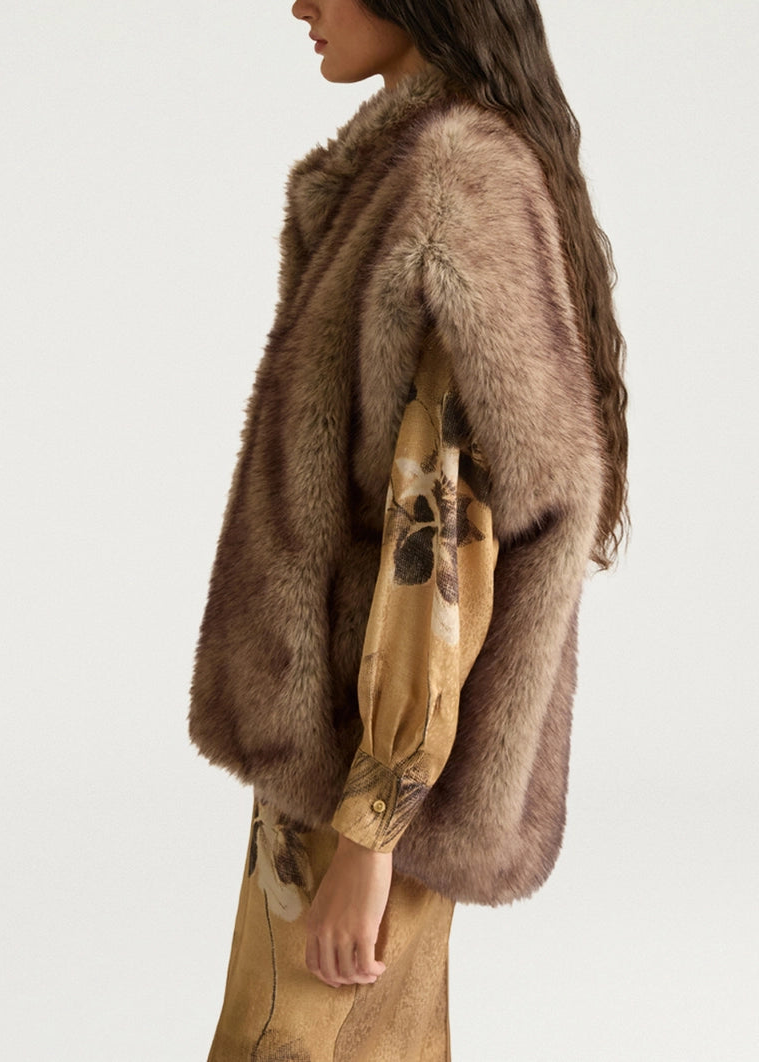 MOCO042-26247MO-0684. MAXI GILET TALULAH IN ECOFUR A PELO LUNGO - MARMOTTA