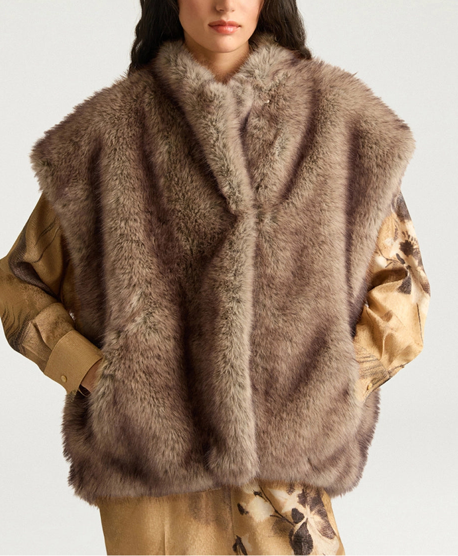 MOCO042-26247MO-0684. MAXI GILET TALULAH IN ECOFUR A PELO LUNGO - MARMOTTA