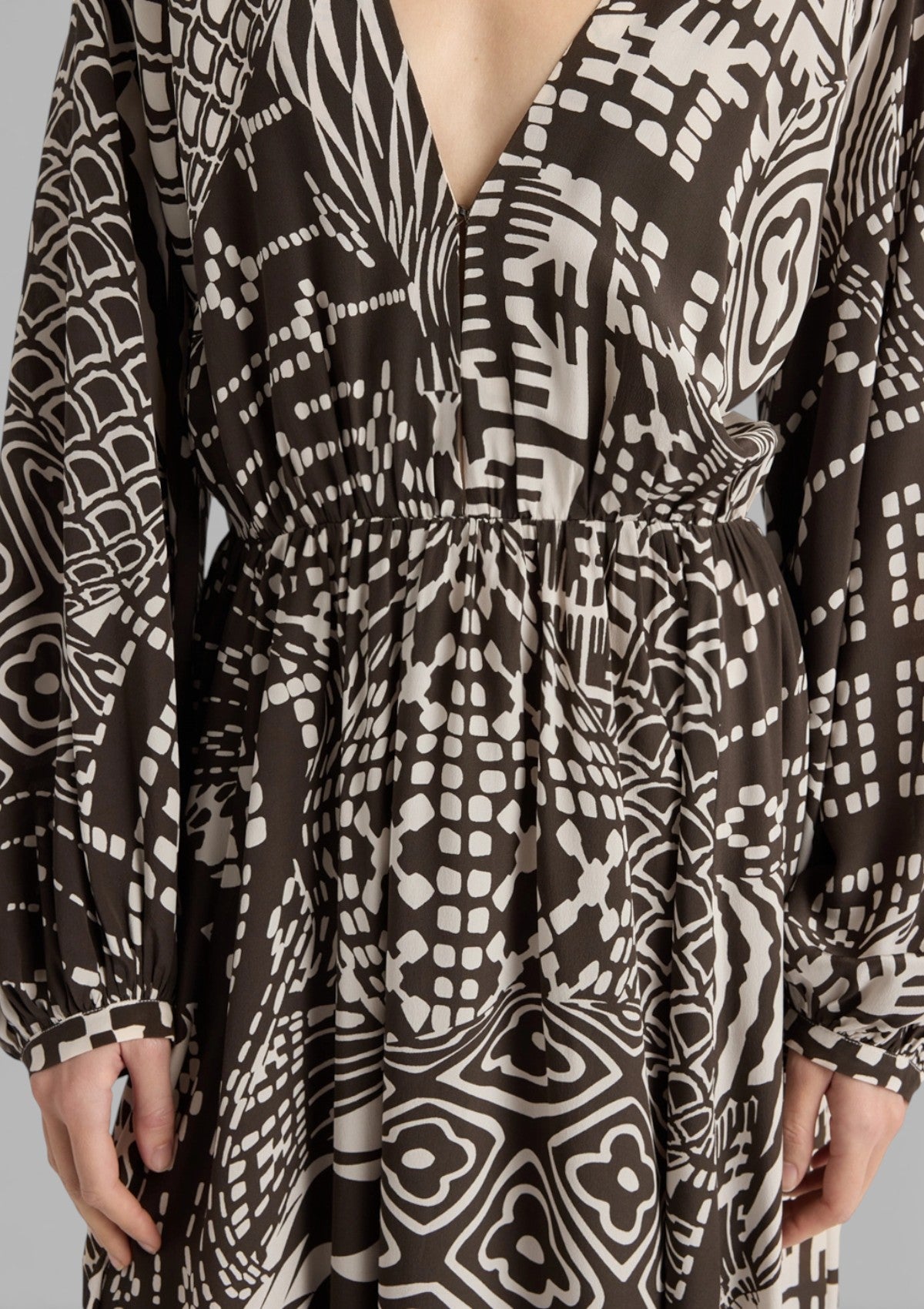 SS26-265MMODR010_265MO03 VESTITO FRANCISCO IN CREPE DE CHINE ALL-OVER - PANNA/CACAO