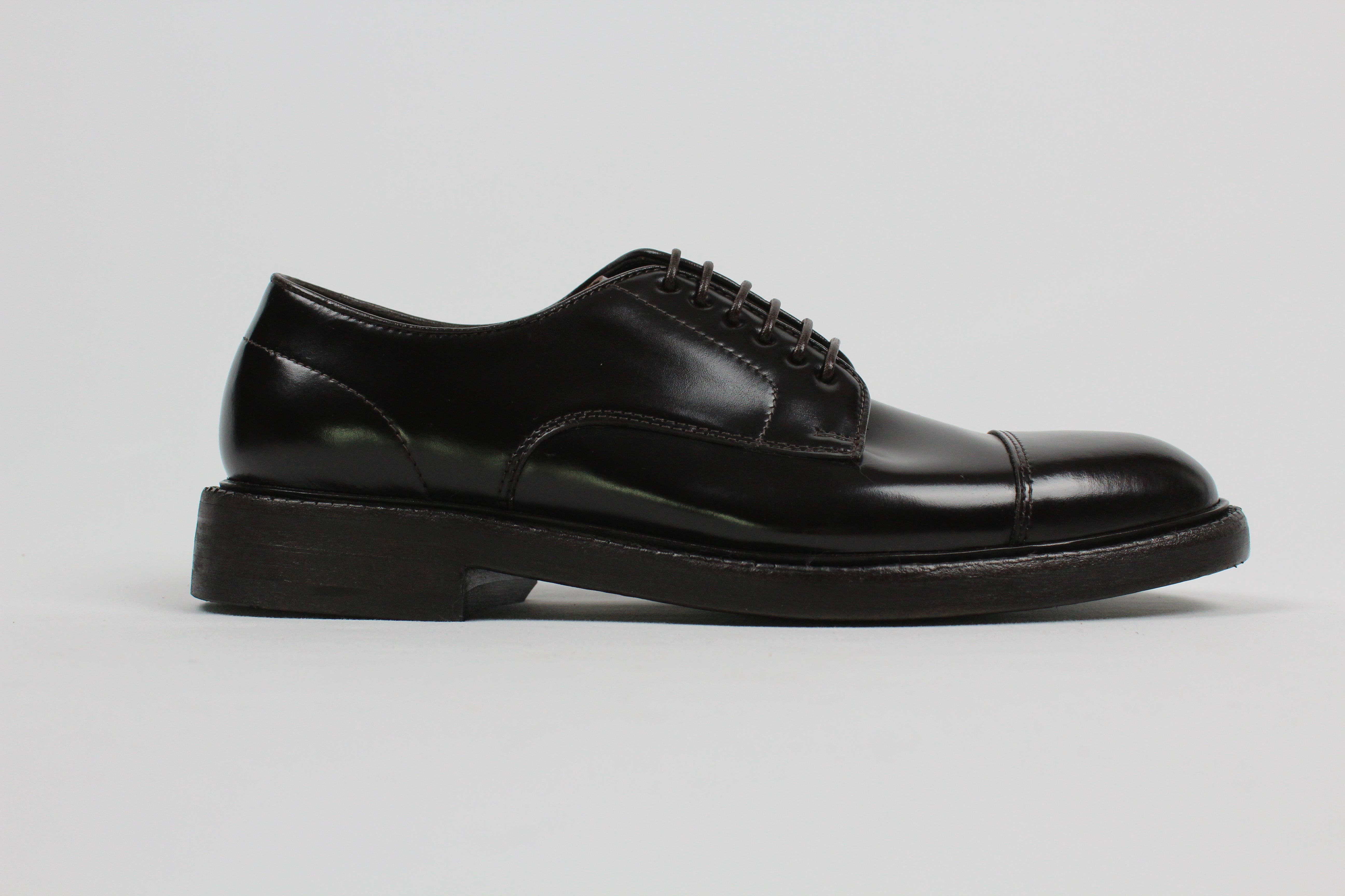FW25-7084-PO97-V6013M,  STRINGATA IN PELLE SPAZZOLATA TESTA DI MORO