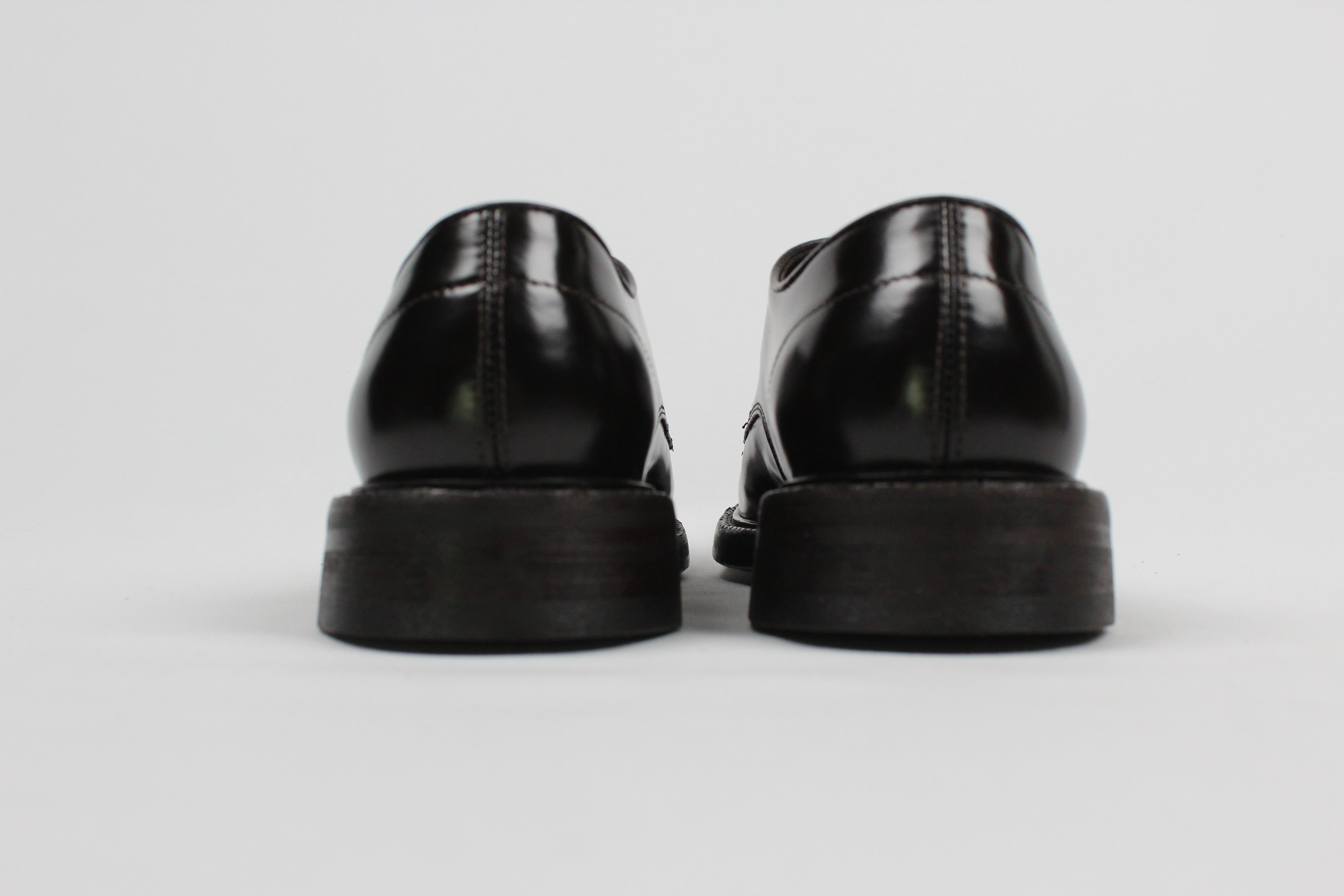 FW25-7084-PO97-V6013M,  STRINGATA IN PELLE SPAZZOLATA TESTA DI MORO
