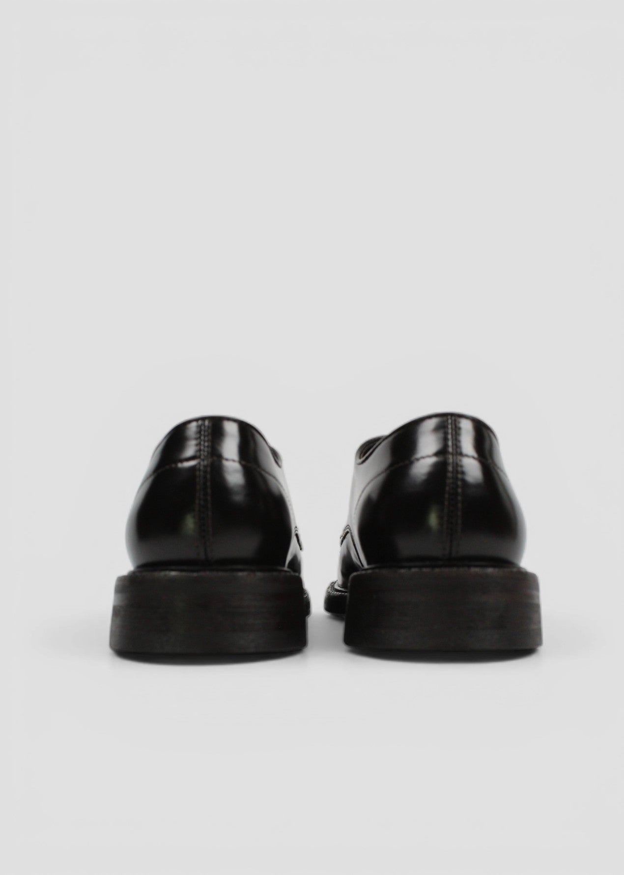 FW25-7084-PO97-V6013M,  STRINGATA IN PELLE SPAZZOLATA TESTA DI MORO