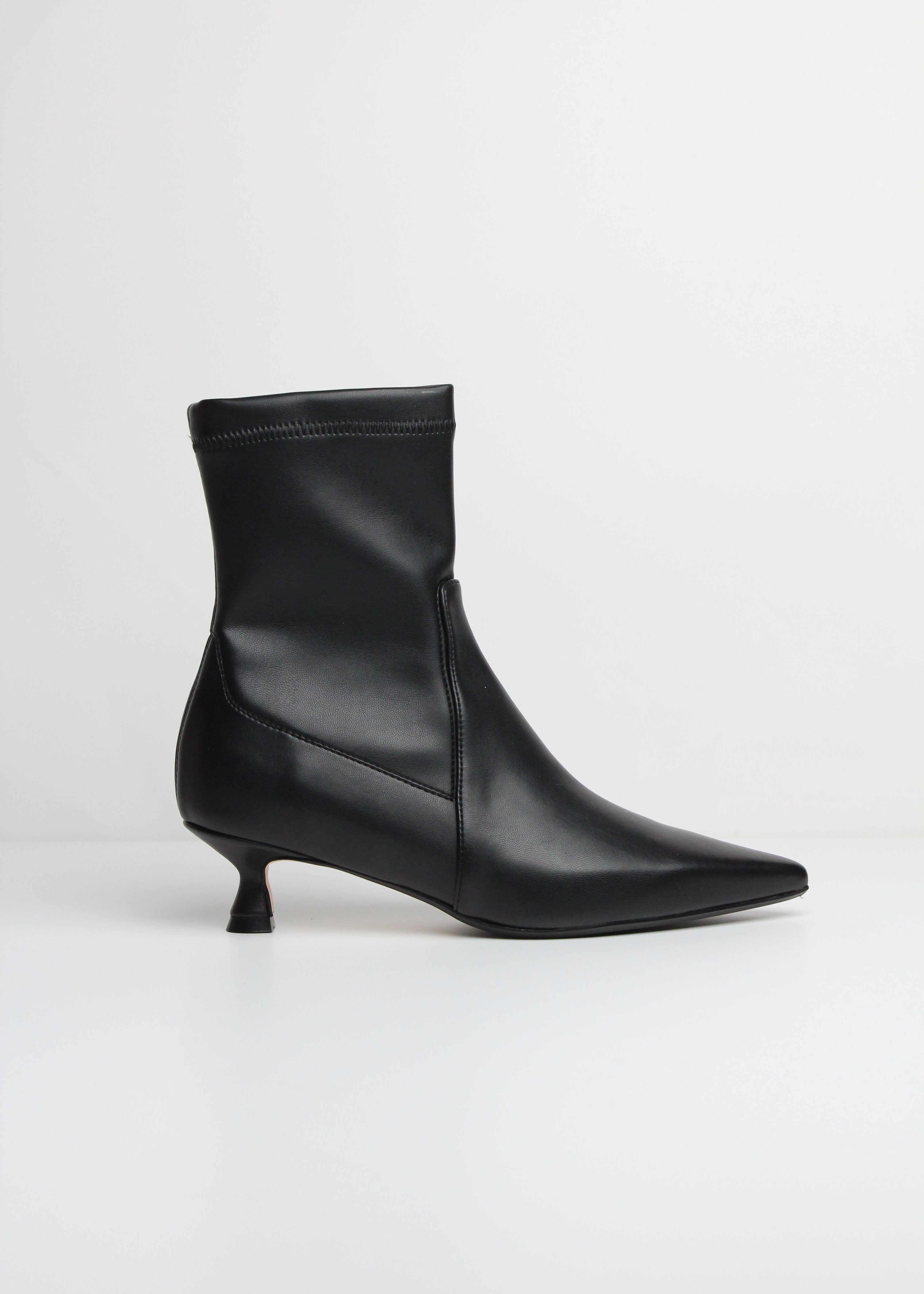 FW25 9800B  STIVALETTO IN NAPPA NERA CON TOMAIA ELASTICIZZATA