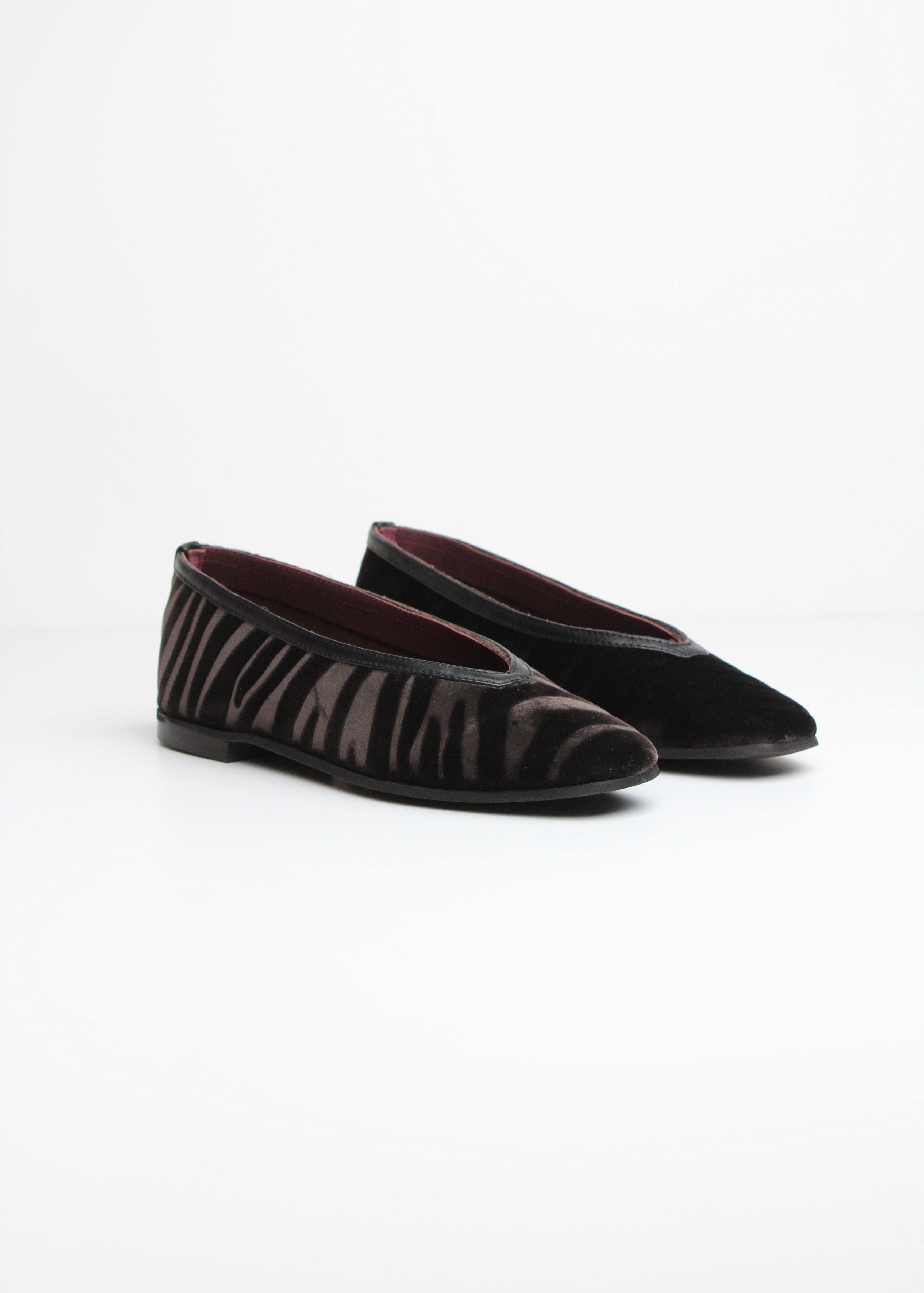 FW25-984  BALLERINA IN CAMOSCIO TESTA DI MORO CON EFFETTO ZEBRATO – VERSILIA | MADE IN ITALY