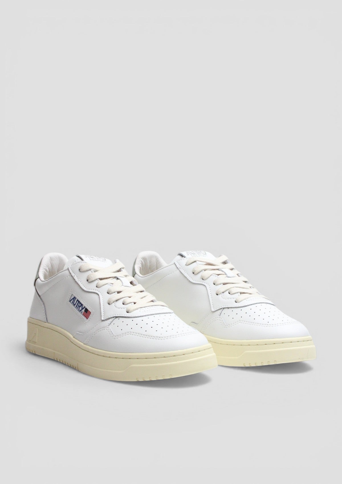 SS26-AULM-LL11 SNEAKERS MEDALIST LEATHER/LEATHER  WHITE/SEA GRASS