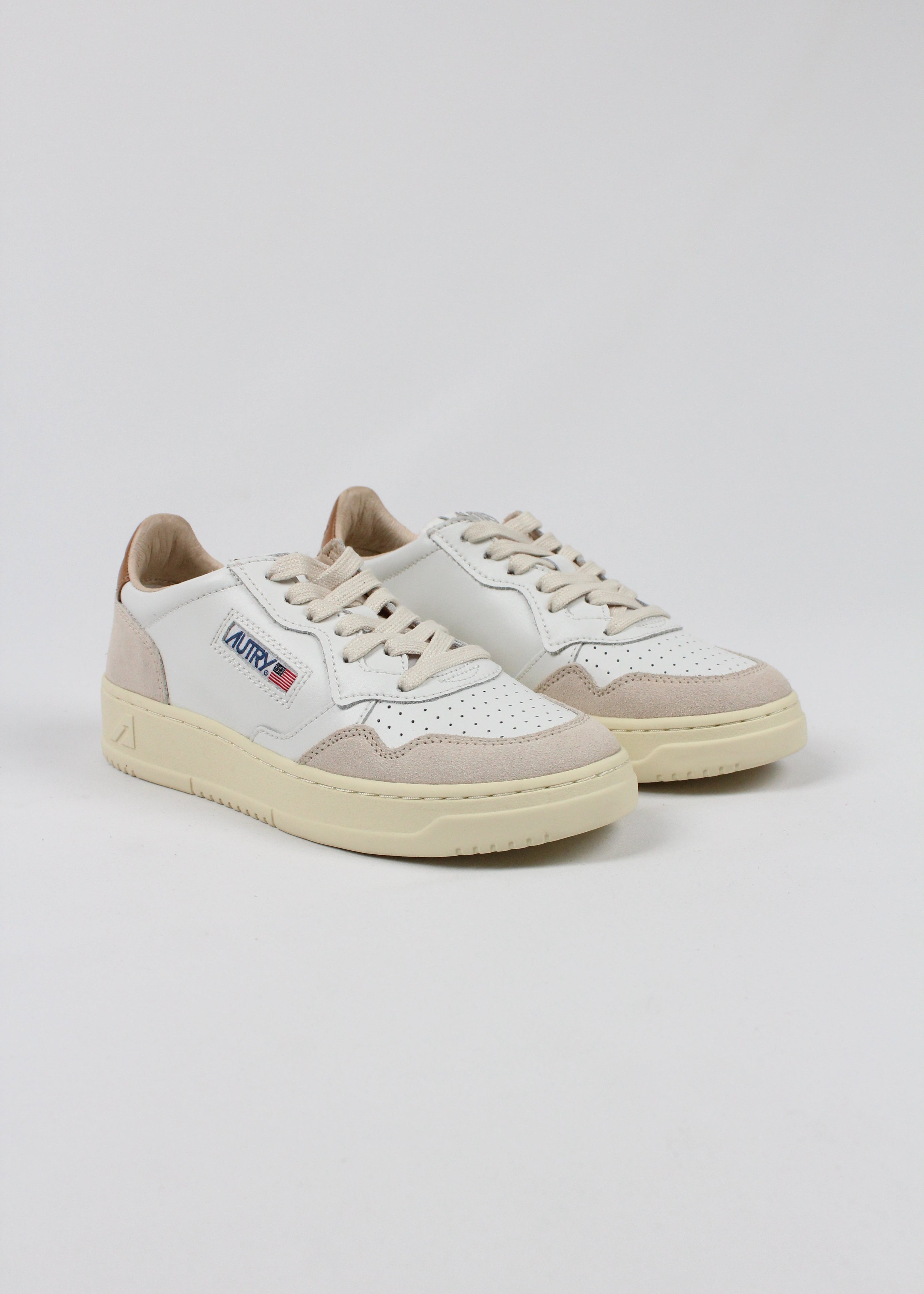 FW25 AULW-LS02  SNEAKERS MEDALIST LEAT/SUEDE WHT/BRNSUG