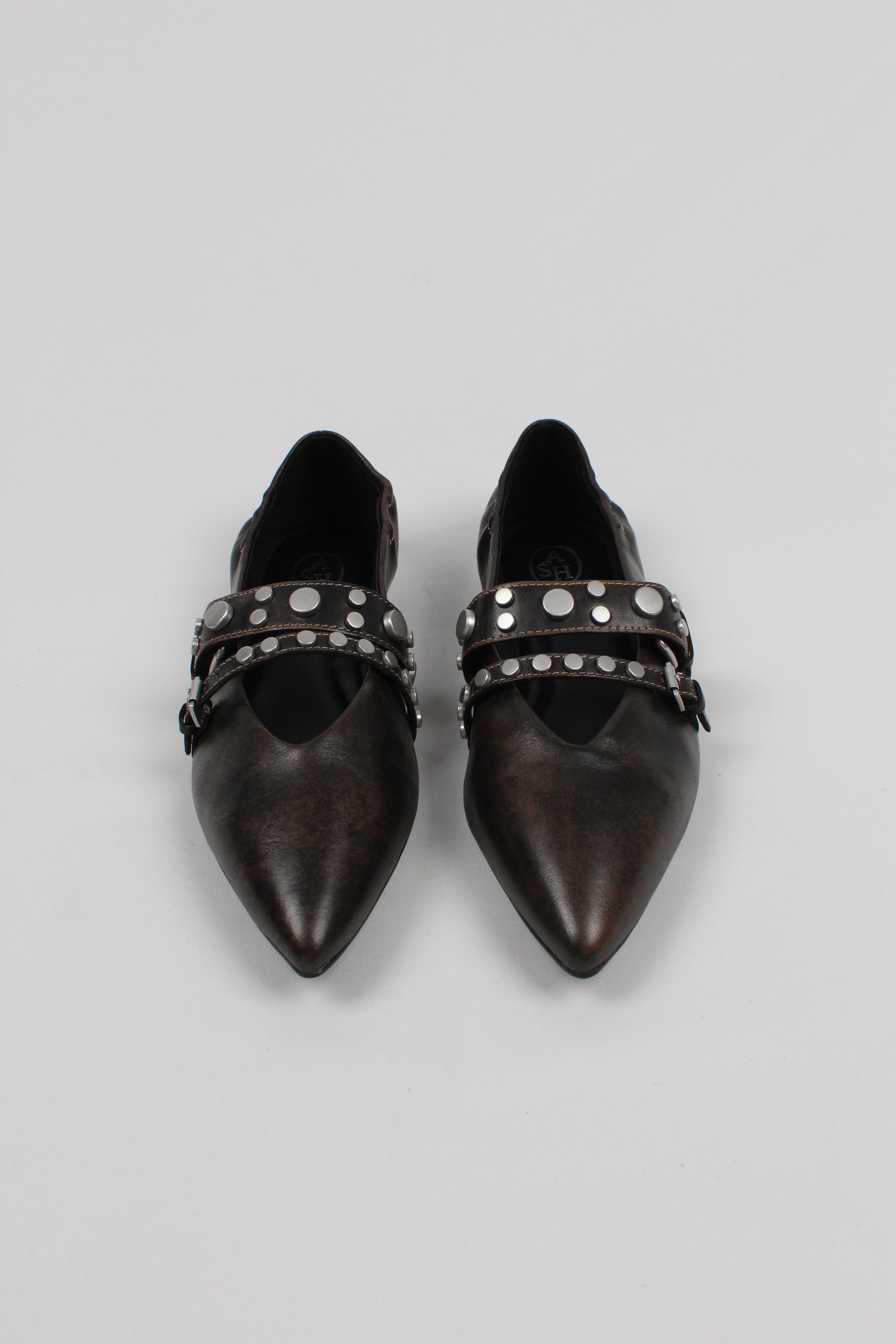 AI/SS25-BRITNEY05 BALLERINA BRITNEY IN PELLE NERA CON DOPPIO CINTURINO E BORCHIE