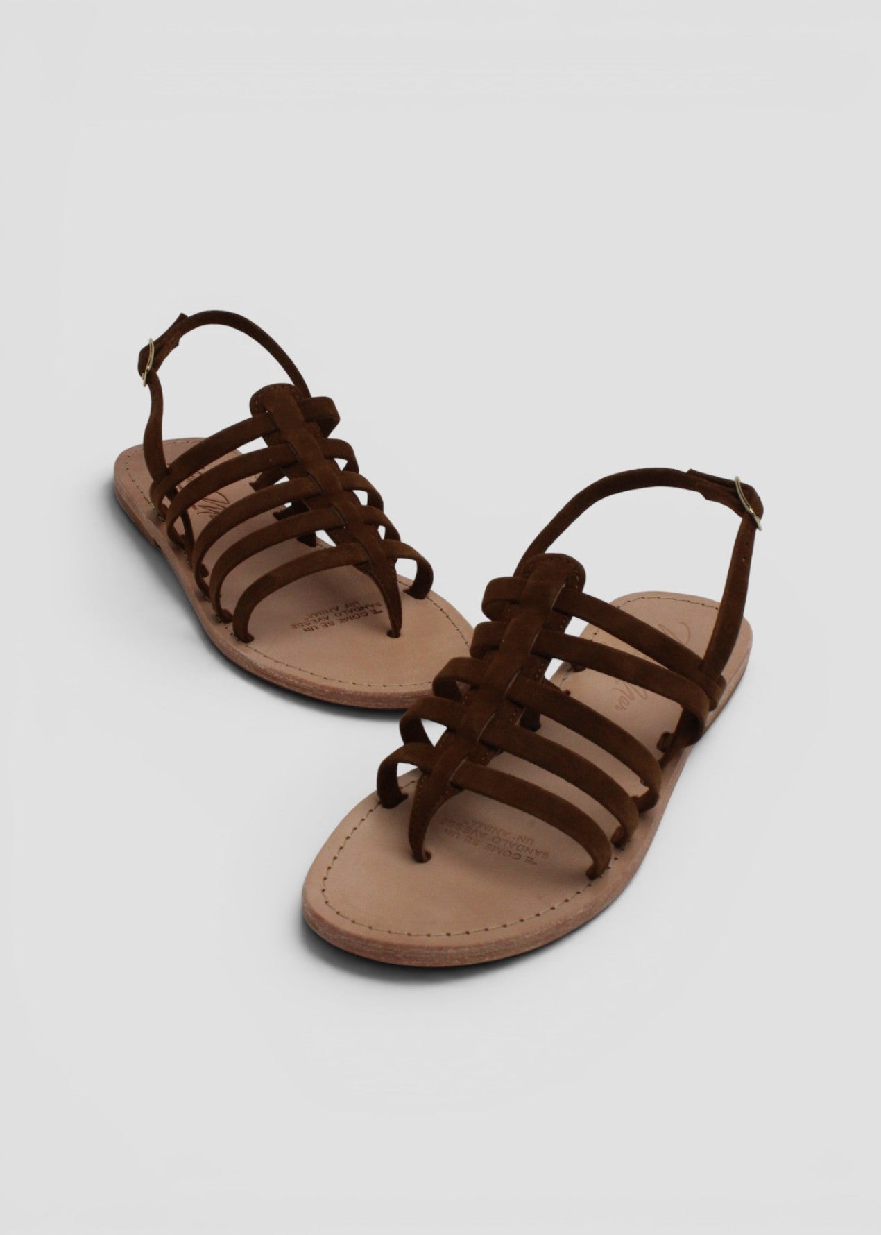 CALLIOPE – SANDALO ARTIGIANALE IN SUEDE NOCCIOLA