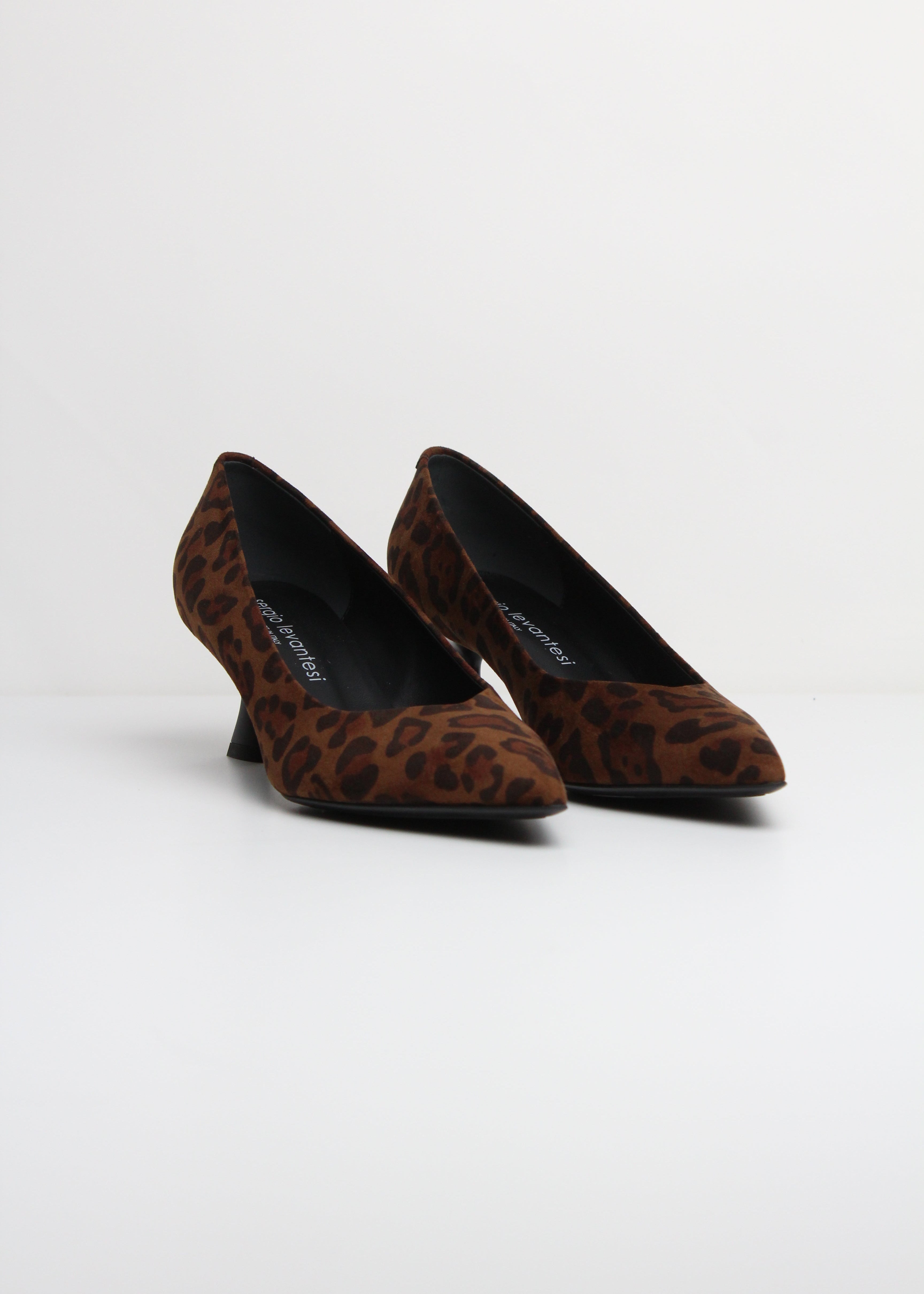 FW25-CHENIL56 DÉCOLLETÉ  VELVET LEO BROWN