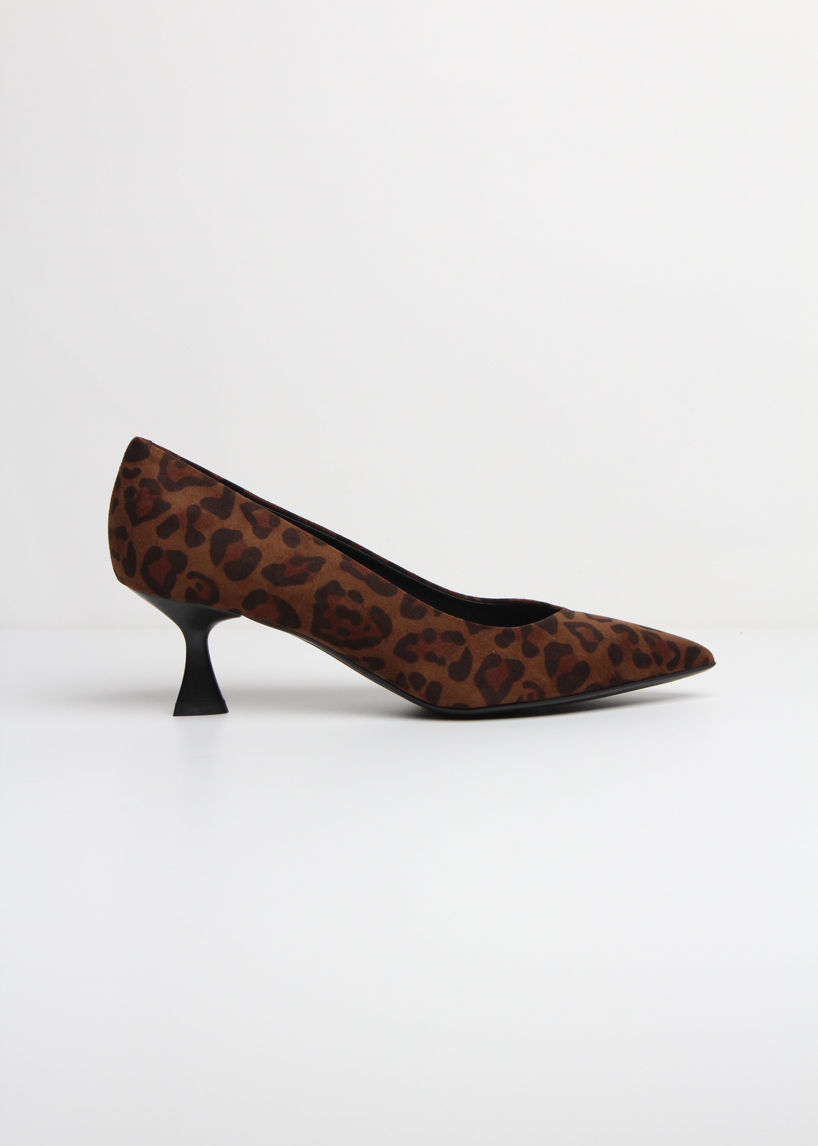 FW25-CHENIL56 DÉCOLLETÉ  VELVET LEO BROWN
