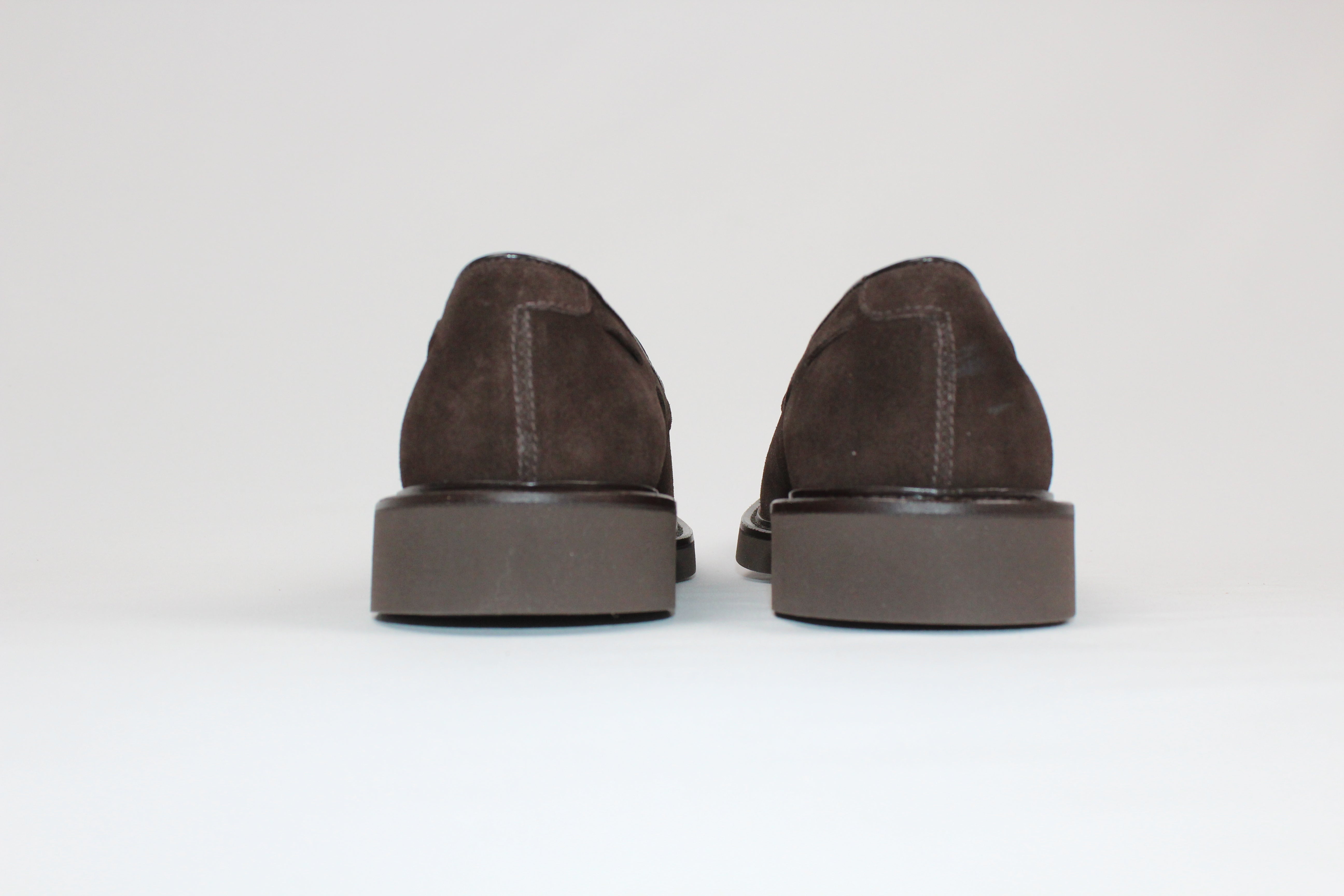 AI/SS25-DU3339VEROUF009TM23. MOCASSINO CON NAPPINE IN SUEDE MARRONE "TERRE"