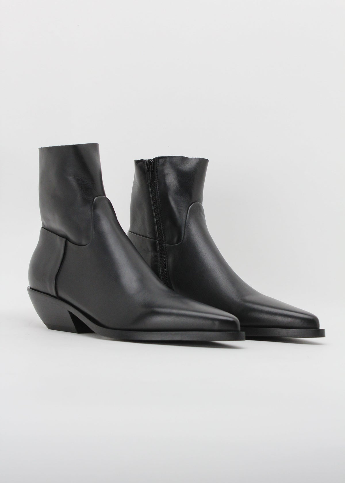 E4519. Stivaletto Texano in Pelle Elena Iachi - Nero