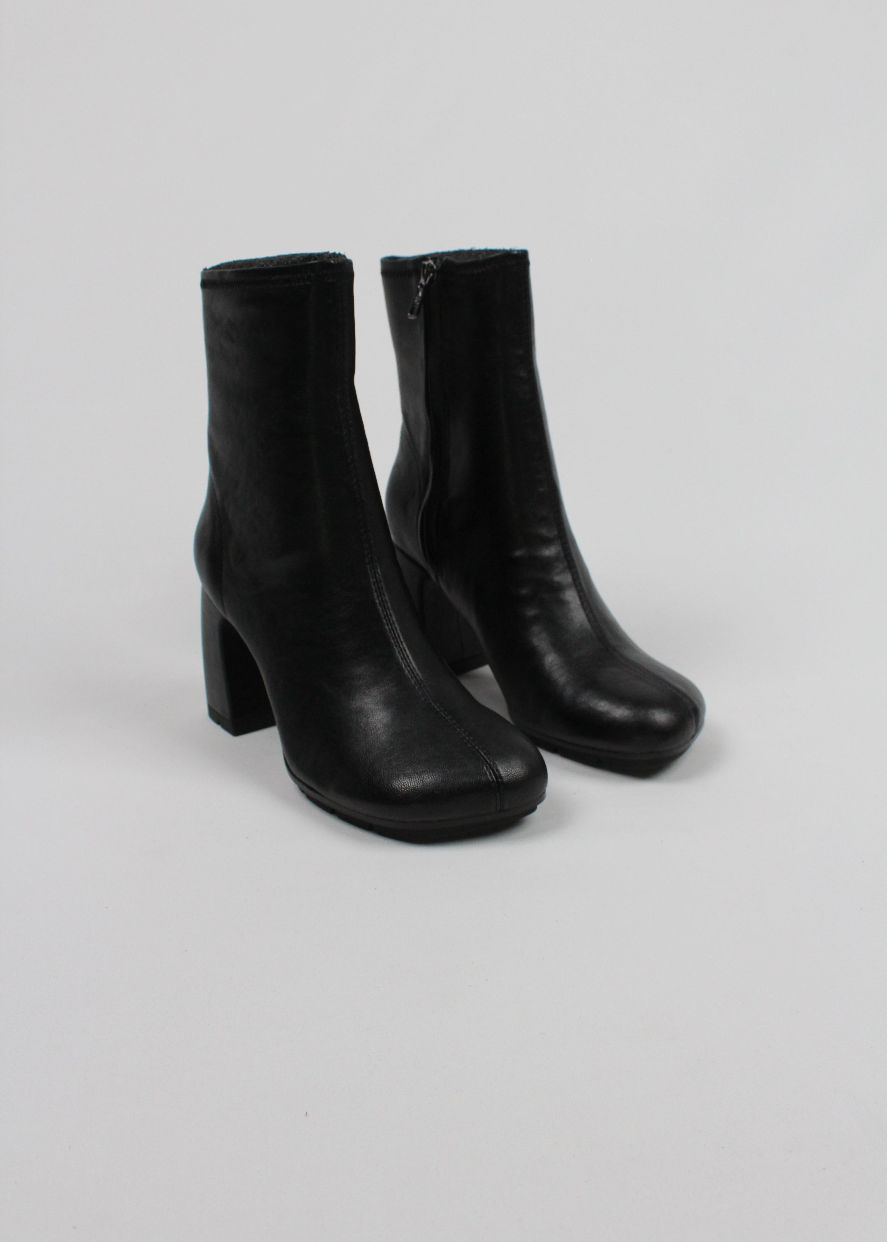 FW25-ECLATBIS01  STIVALETTO ECLAT IN NAPPA NERA CON ZIP LATERALE E TACCO 8,5 CM
