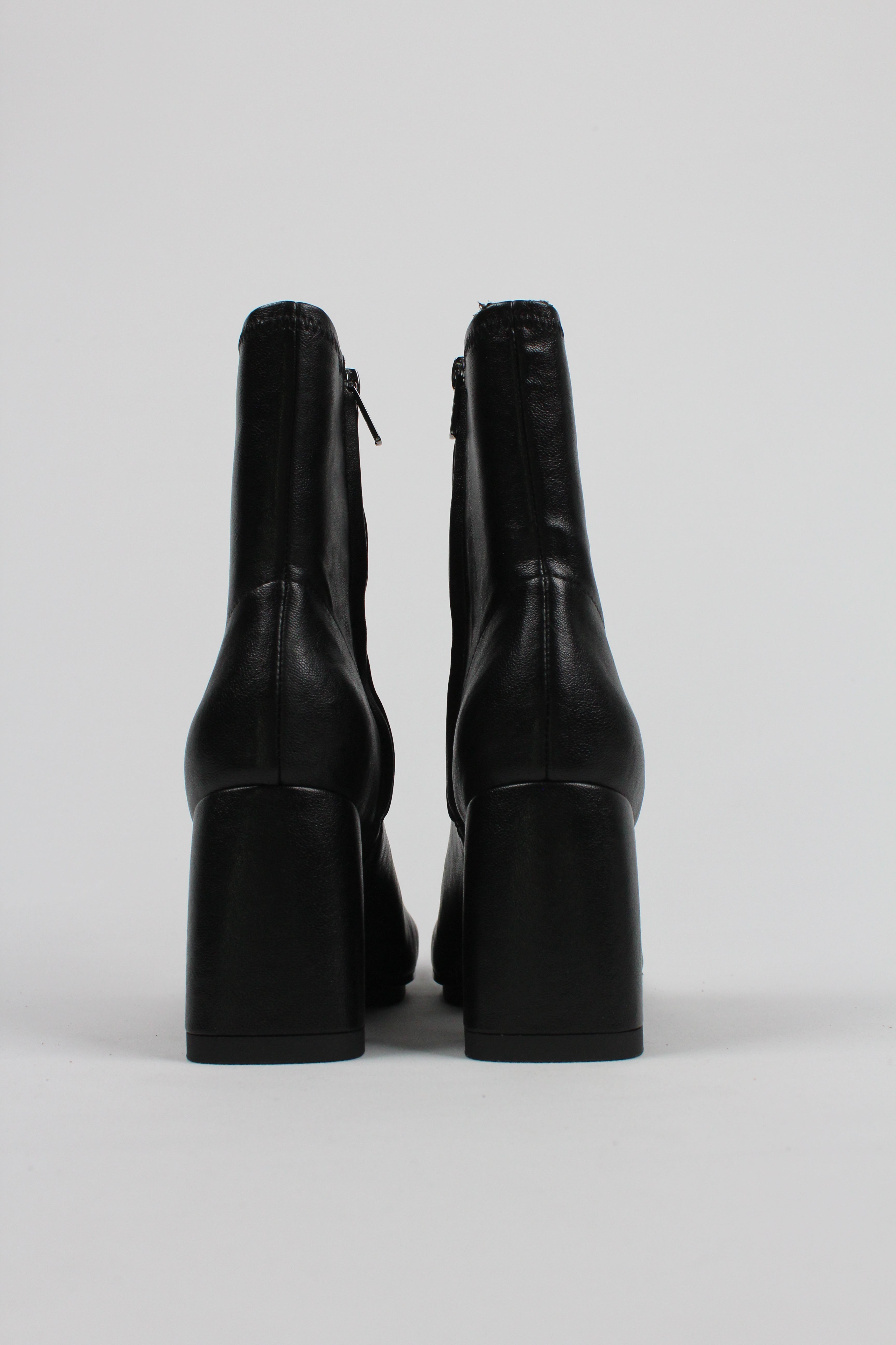 FW25-ECLATBIS01  STIVALETTO ECLAT IN NAPPA NERA CON ZIP LATERALE E TACCO 8,5 CM