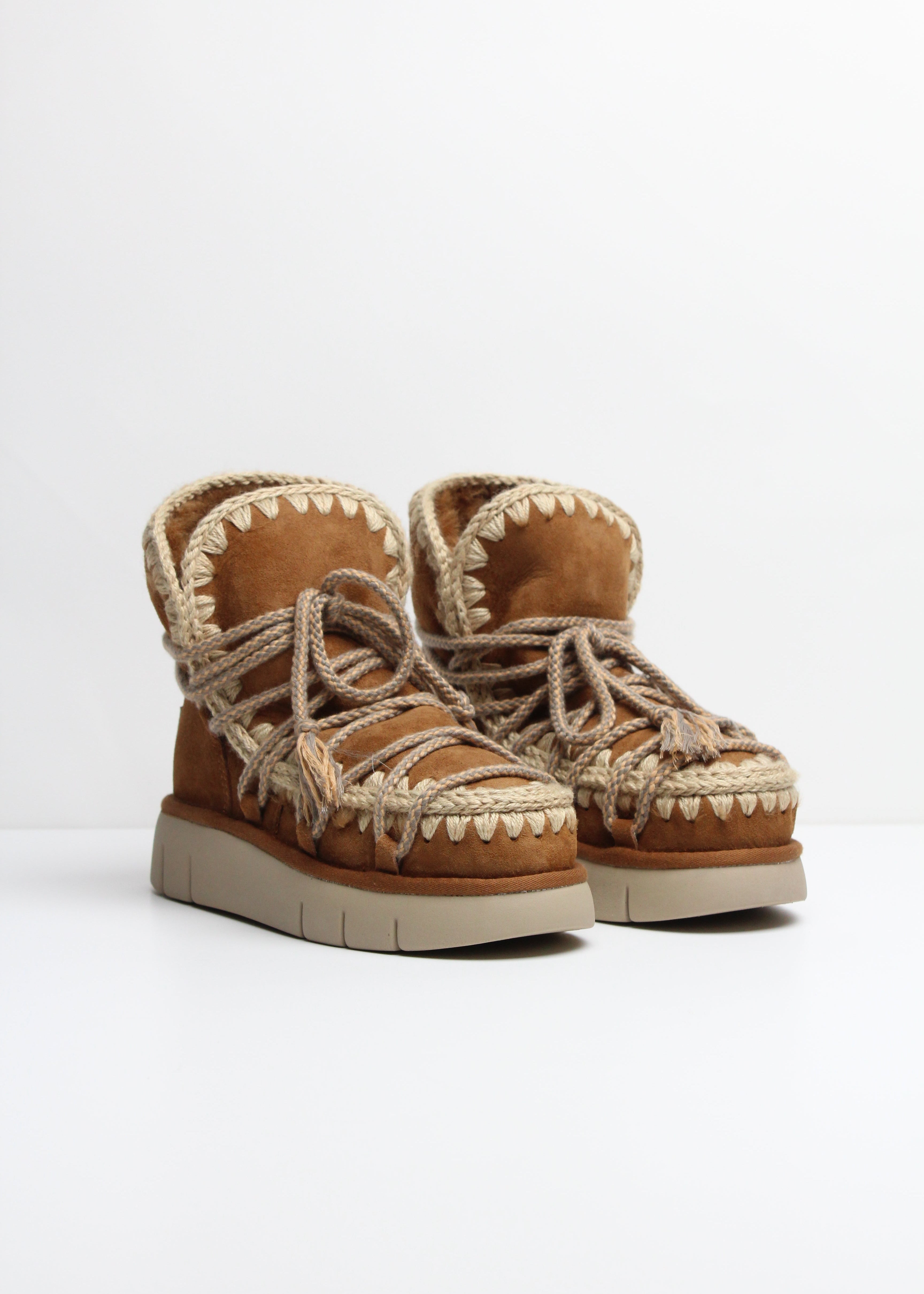 FW25-MU-FW531024A.  BOUNCE BOOT SUEDE  SCOUBIEDOO COLORE COGNAC