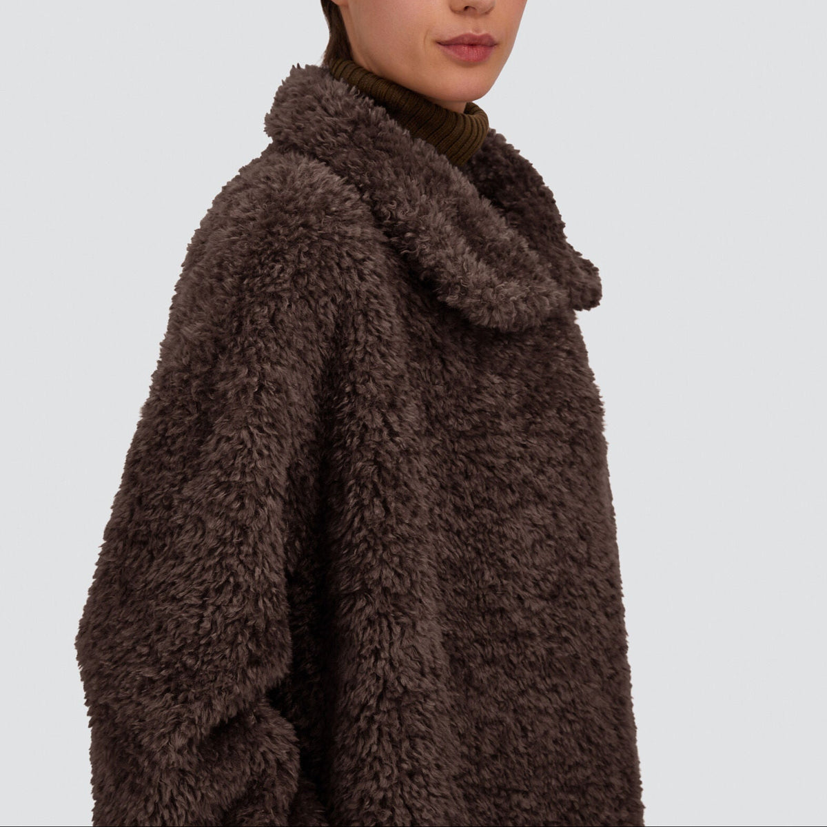 GC000610D-12421-8810  Cappotto monopetto in tessuto effetto pelliccia riccia FONDENTE