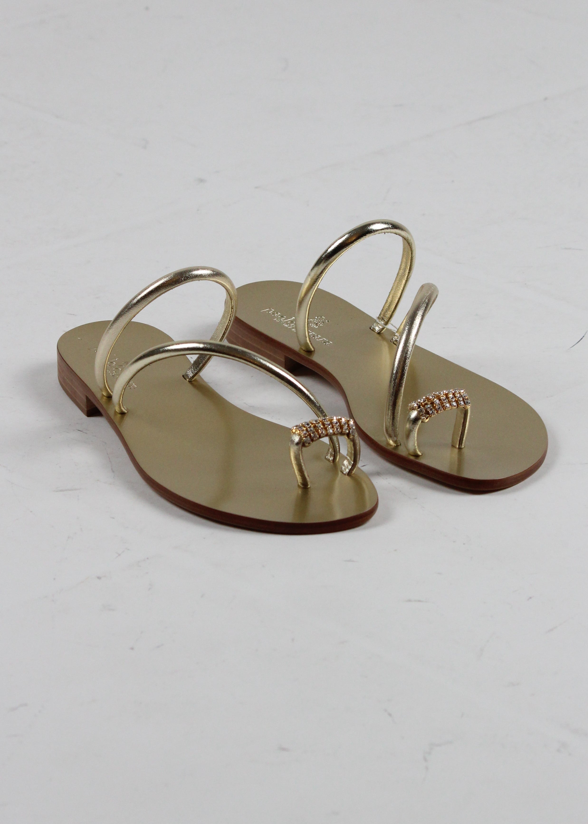 SS25-2917-T15  SANDALO CAPRESE GIOIELLO IN LAMINATO PLATINO
