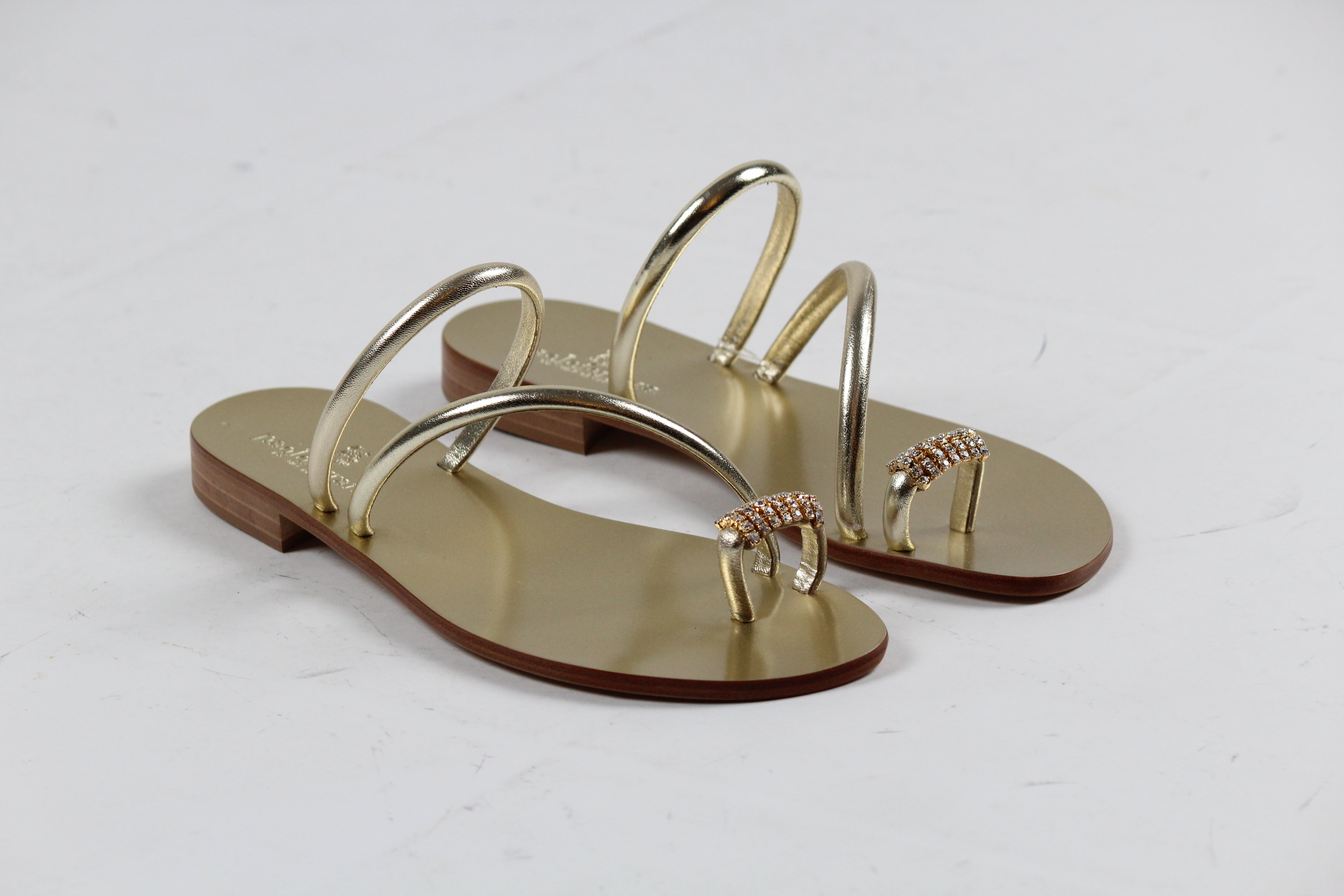 SS25-2917-T15  SANDALO CAPRESE GIOIELLO IN LAMINATO PLATINO
