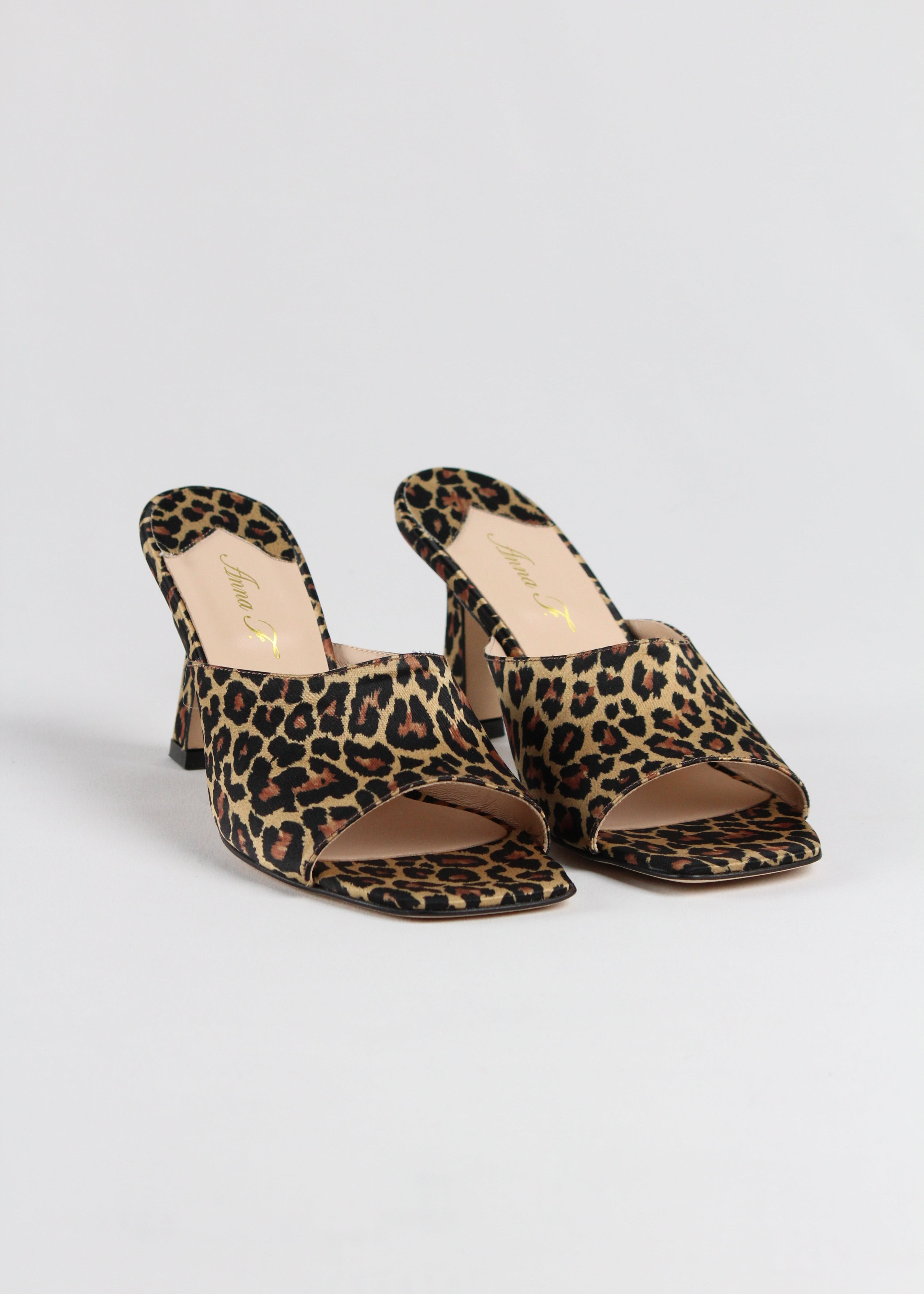 3327  MULES  IN TESSUTO MACULATO